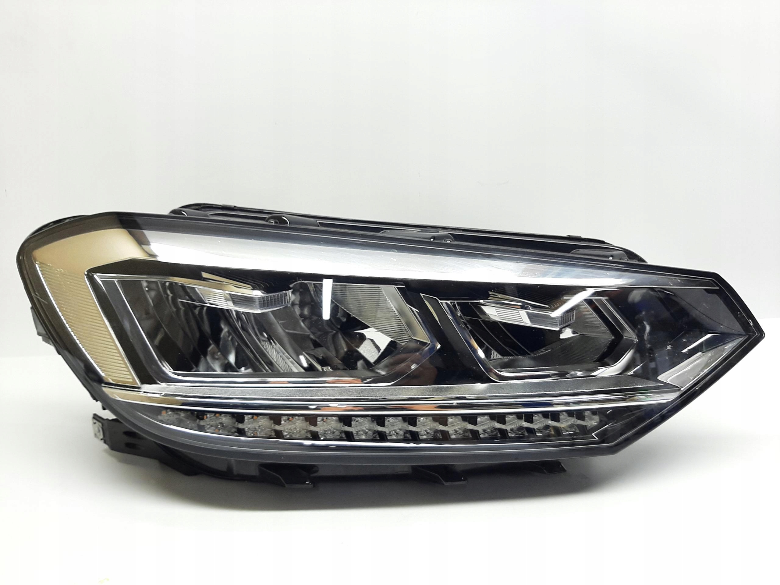 VW TOURAN 5T REFLEKTOR LAMPA PRAWY PRAWA PRZÓD PRZEDNIA LED 5TB941036E