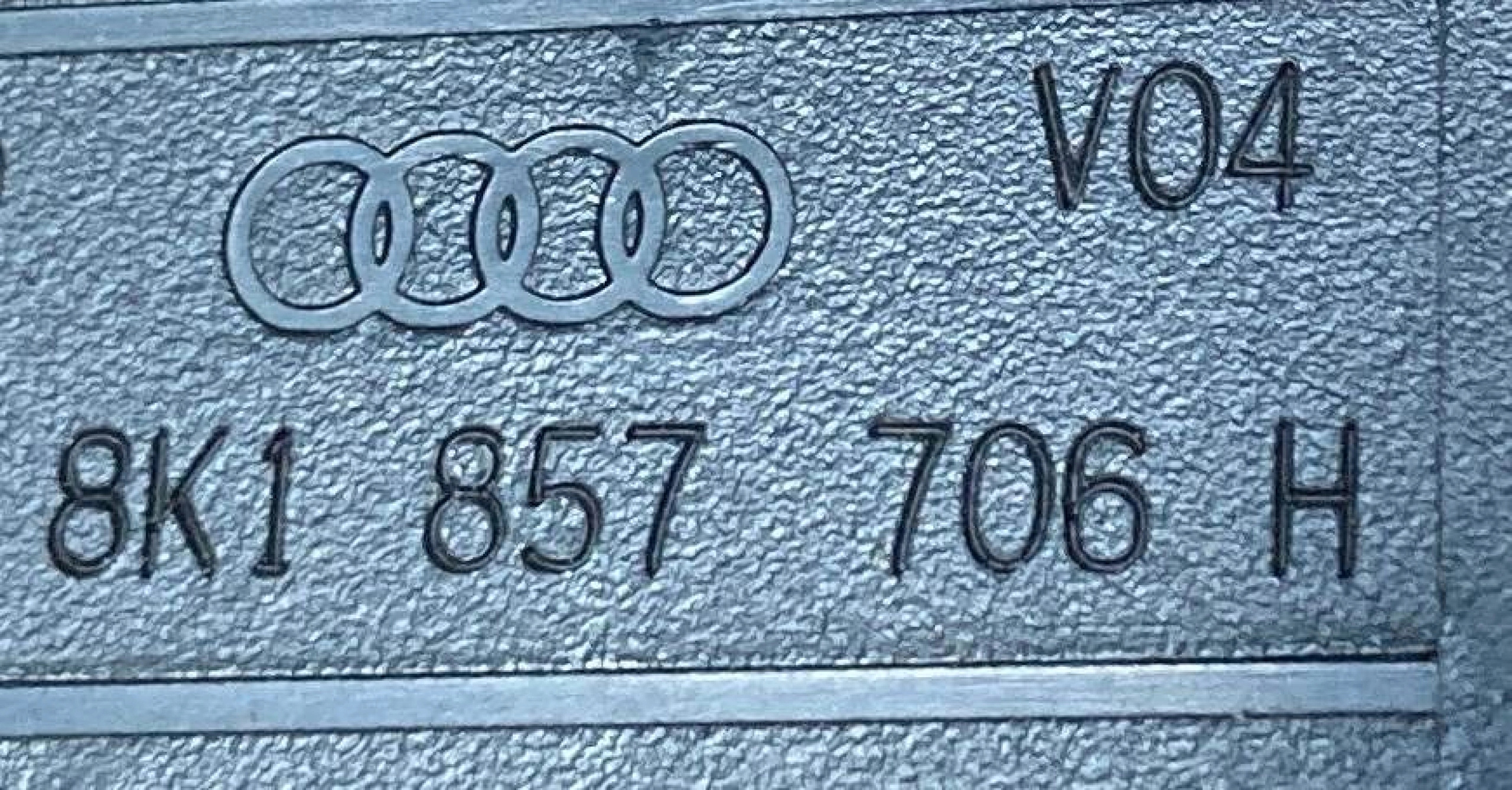 Audi A5 S5 8T Pas bezpieczeństwa NOWY 8K1857706H