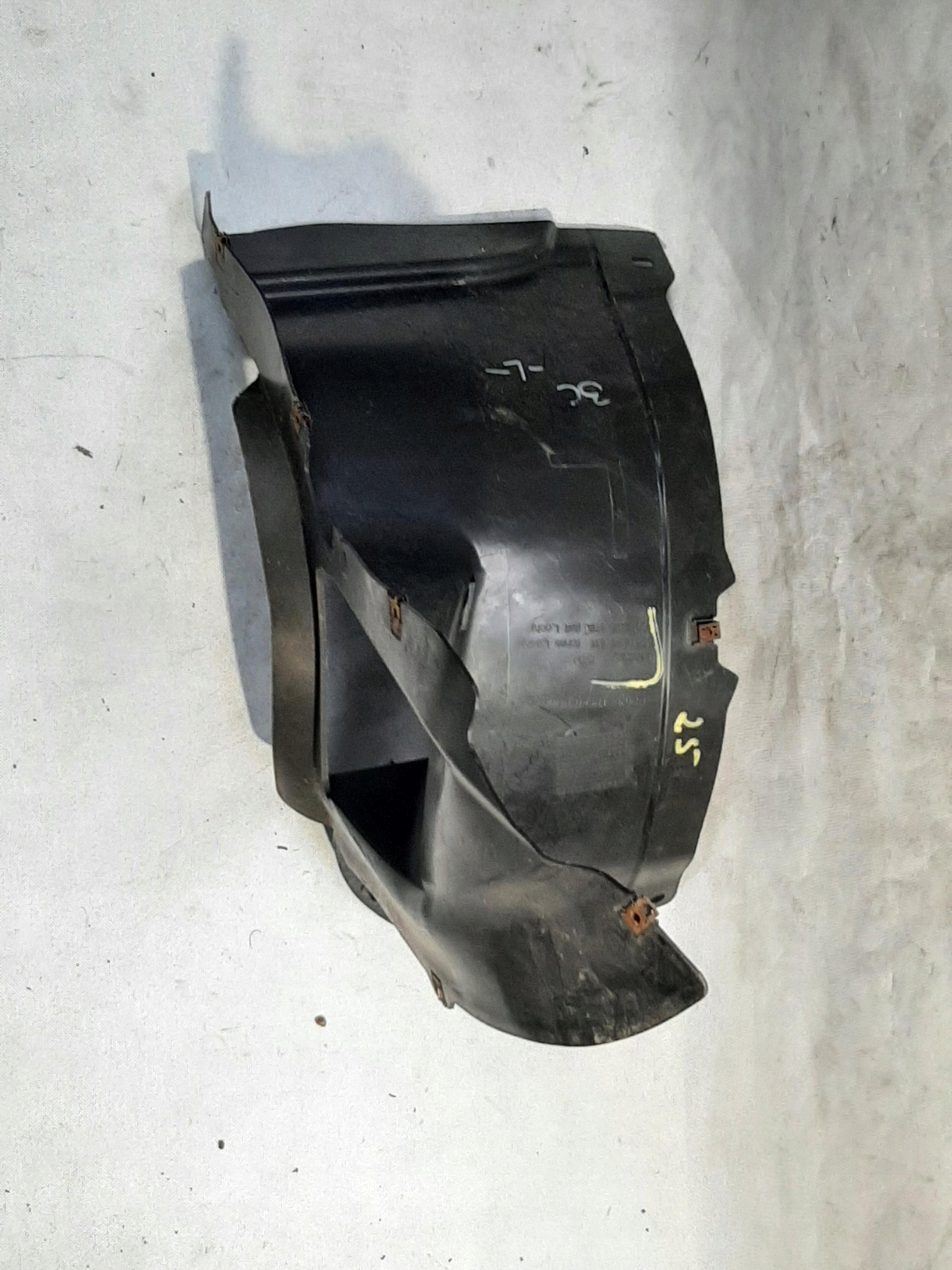 VW PASSAT B6 NADKOLE OSŁONA LEWY PRZÓD CZĘŚĆ PRZEDNIA 3C0805911B 3C0805911C