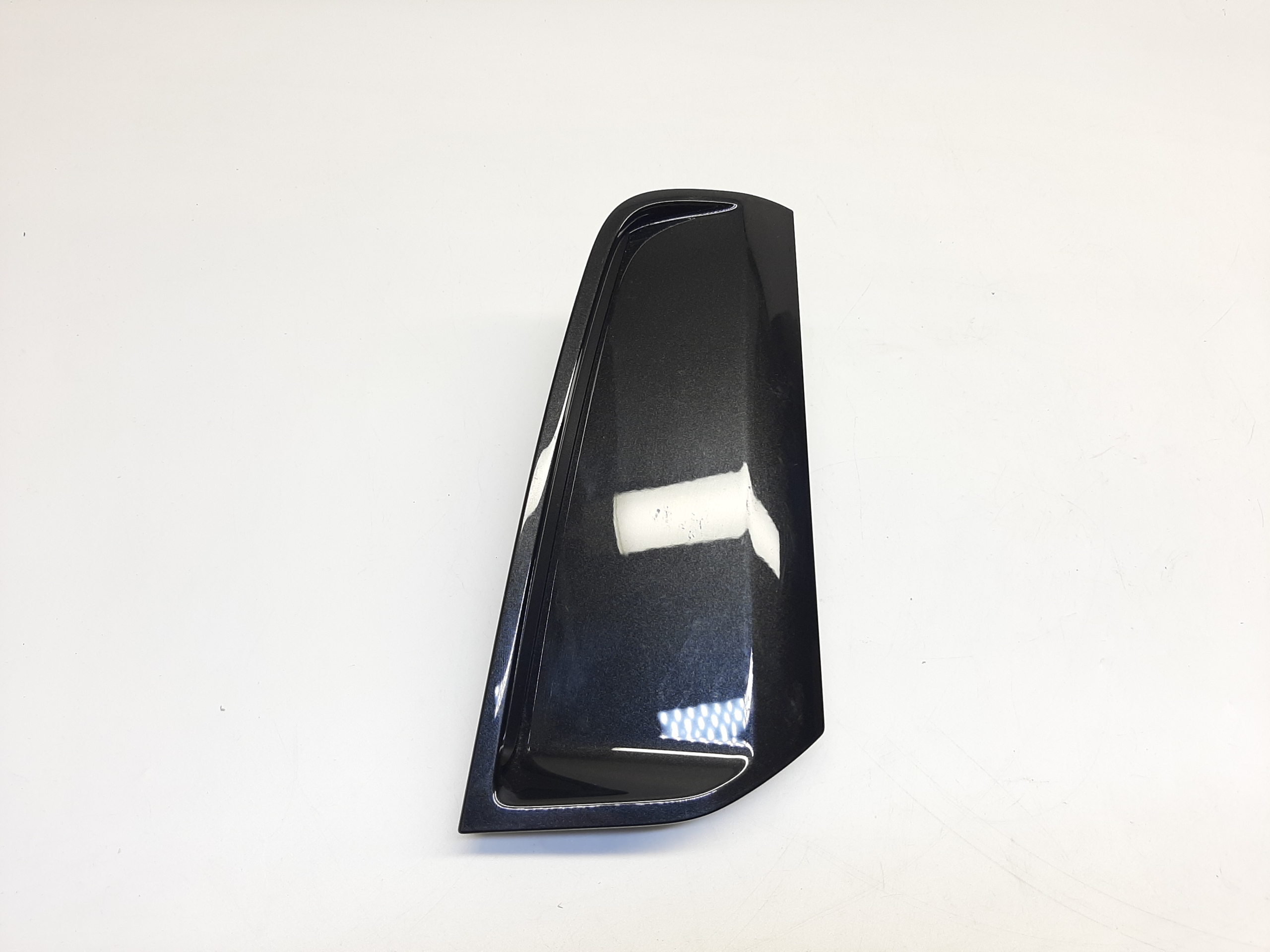 Audi A8 D5 Sport S (17-22) Nakładka Blenda Maskownica LY9T 4N0807668A