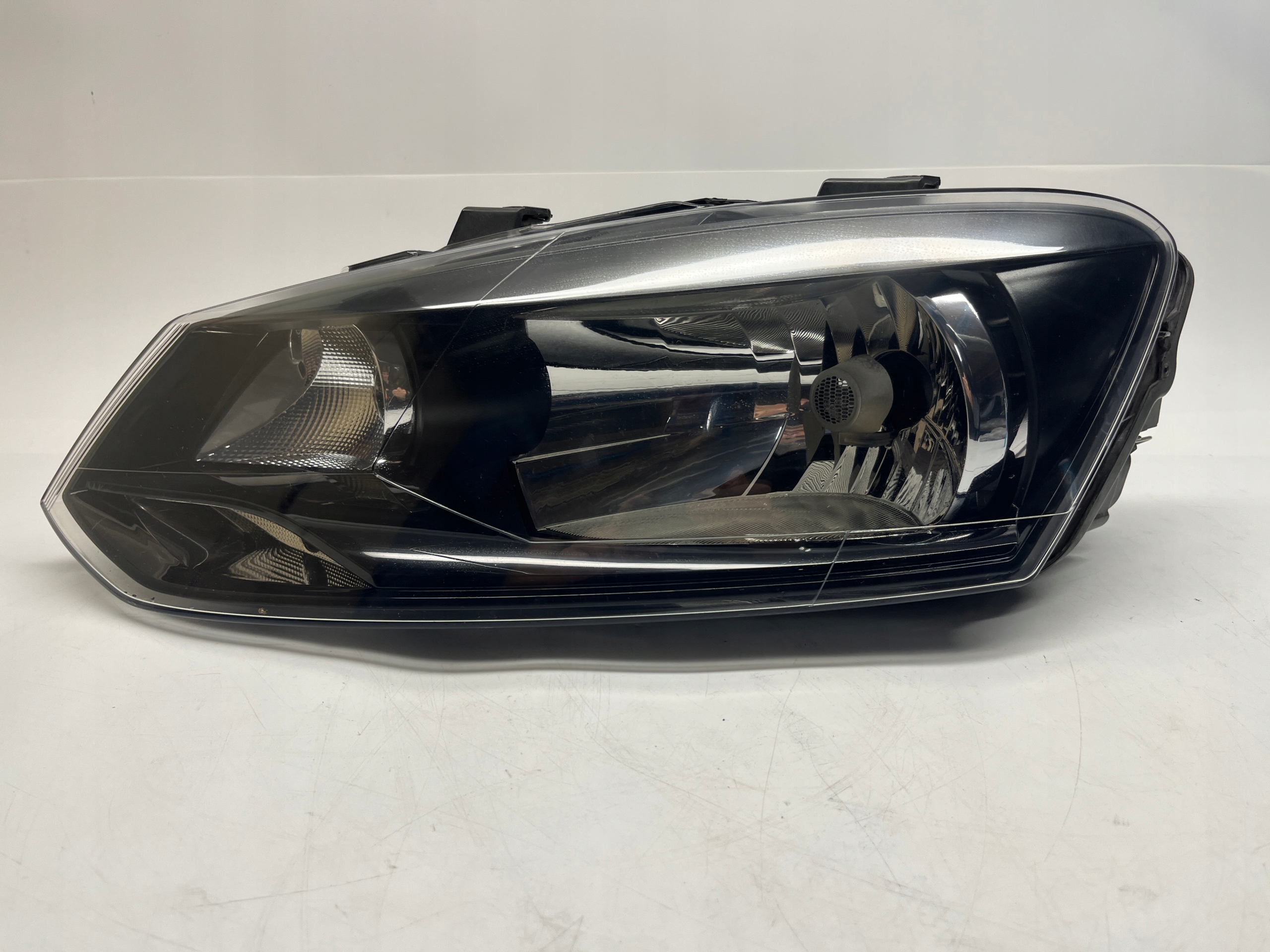 Volkswagen Polo V 5 Reflektor Lampa Przednia Lewa 6R1941015E