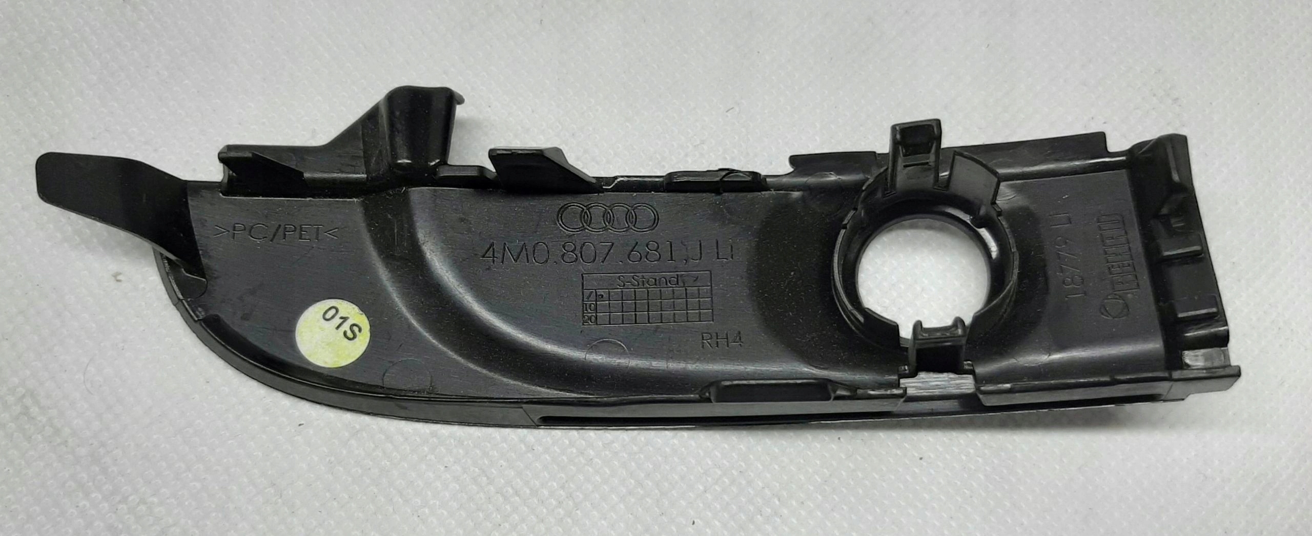 Audi Q7 Kratka zderzaka przód lewa 4M0807681J