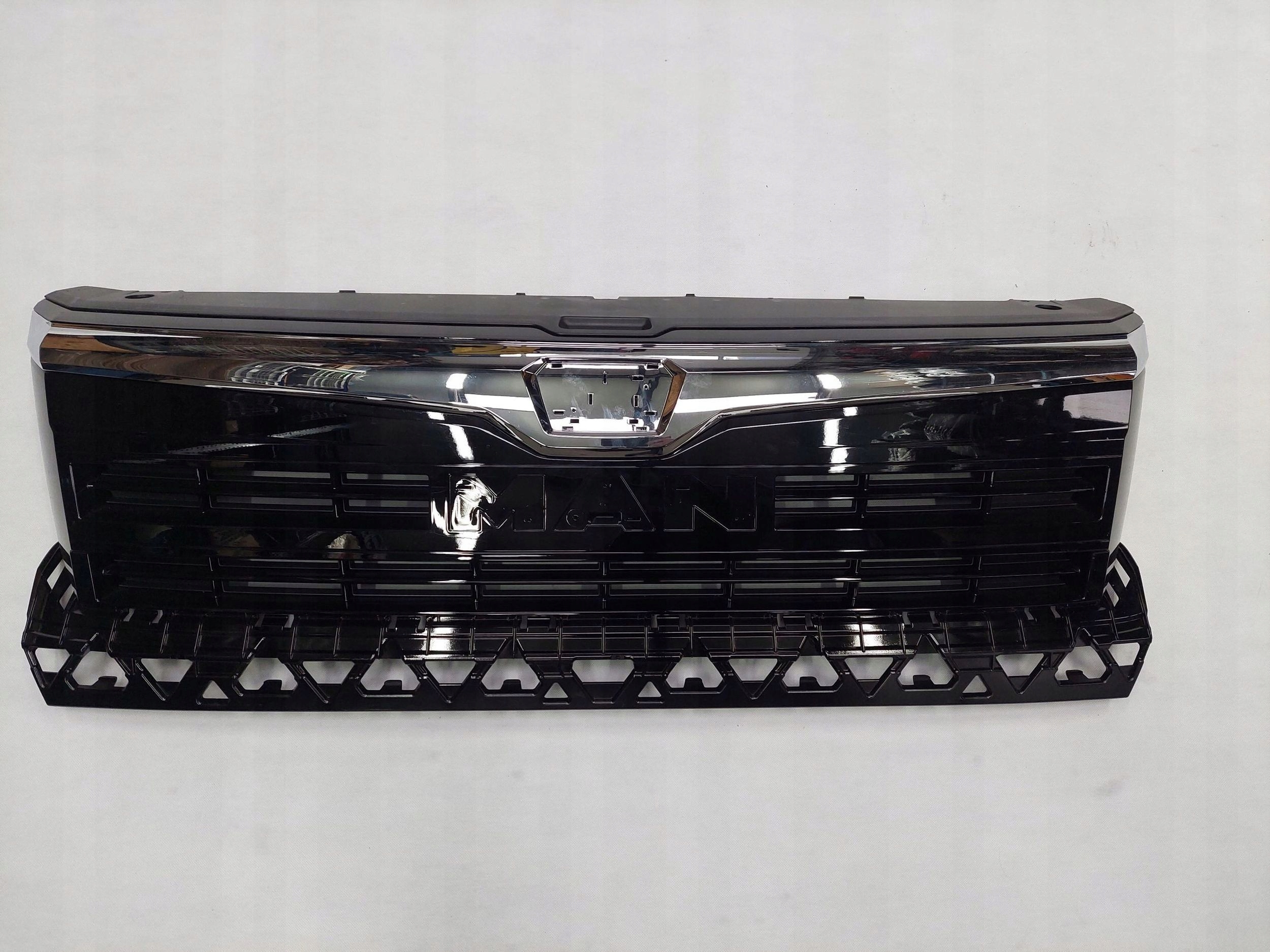 Man TGE 1gen 2025 Atrapa chłodnicy / Grill