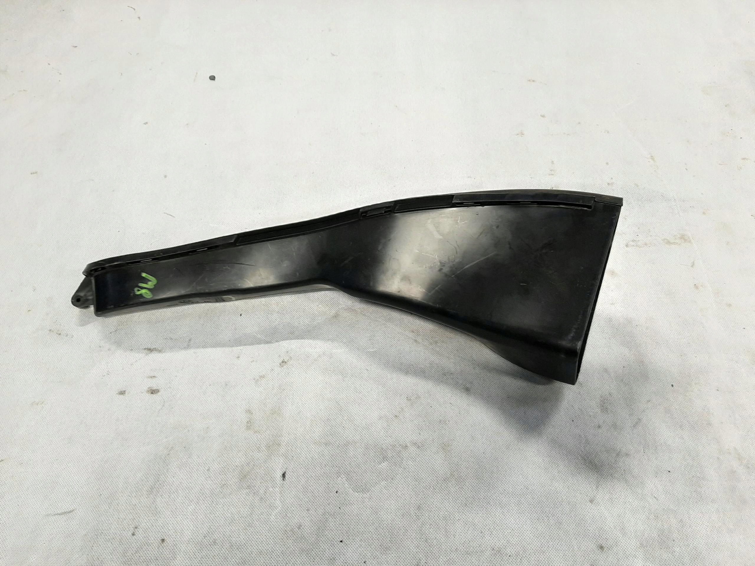 AUDI A4 B9 WLOT KIEROWNICA DOLOT POWIETRZA 8W0129618