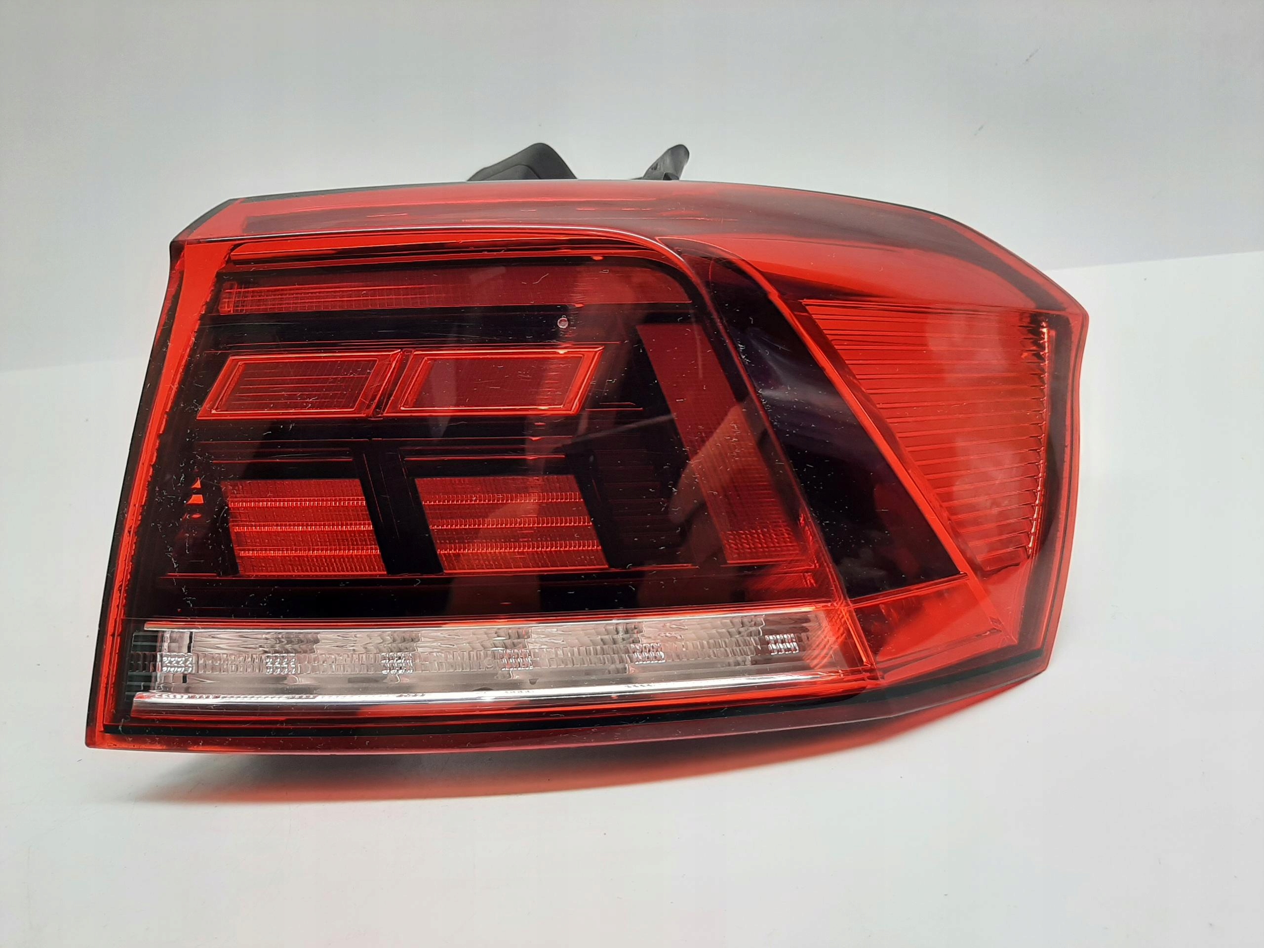 VW PASSAT B8 KOMBI LIFT LAMPA PRAWA TYLNA TYŁ LED 3G9945096G