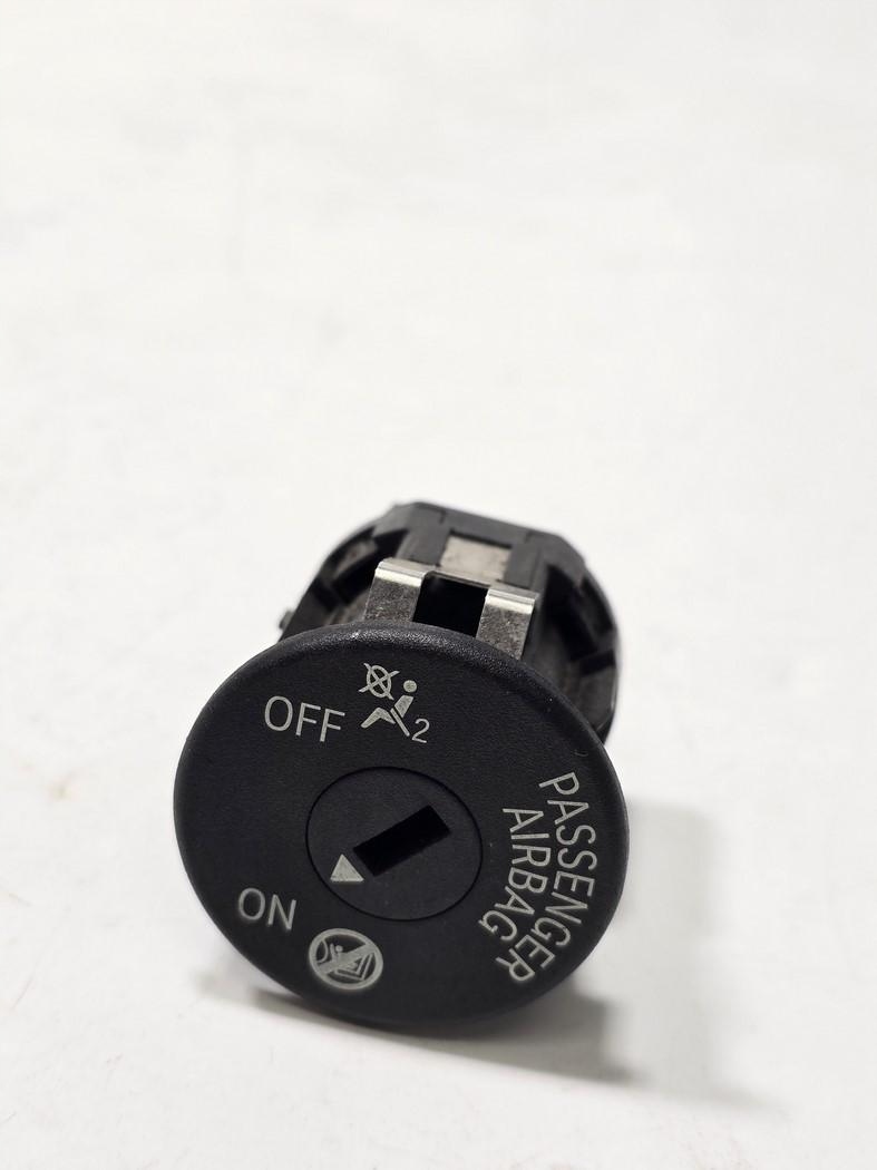 BMW F20 F21 F30 F31 F34 F48 WŁĄCZNIK PODUSZKI AIRBAG 9326501