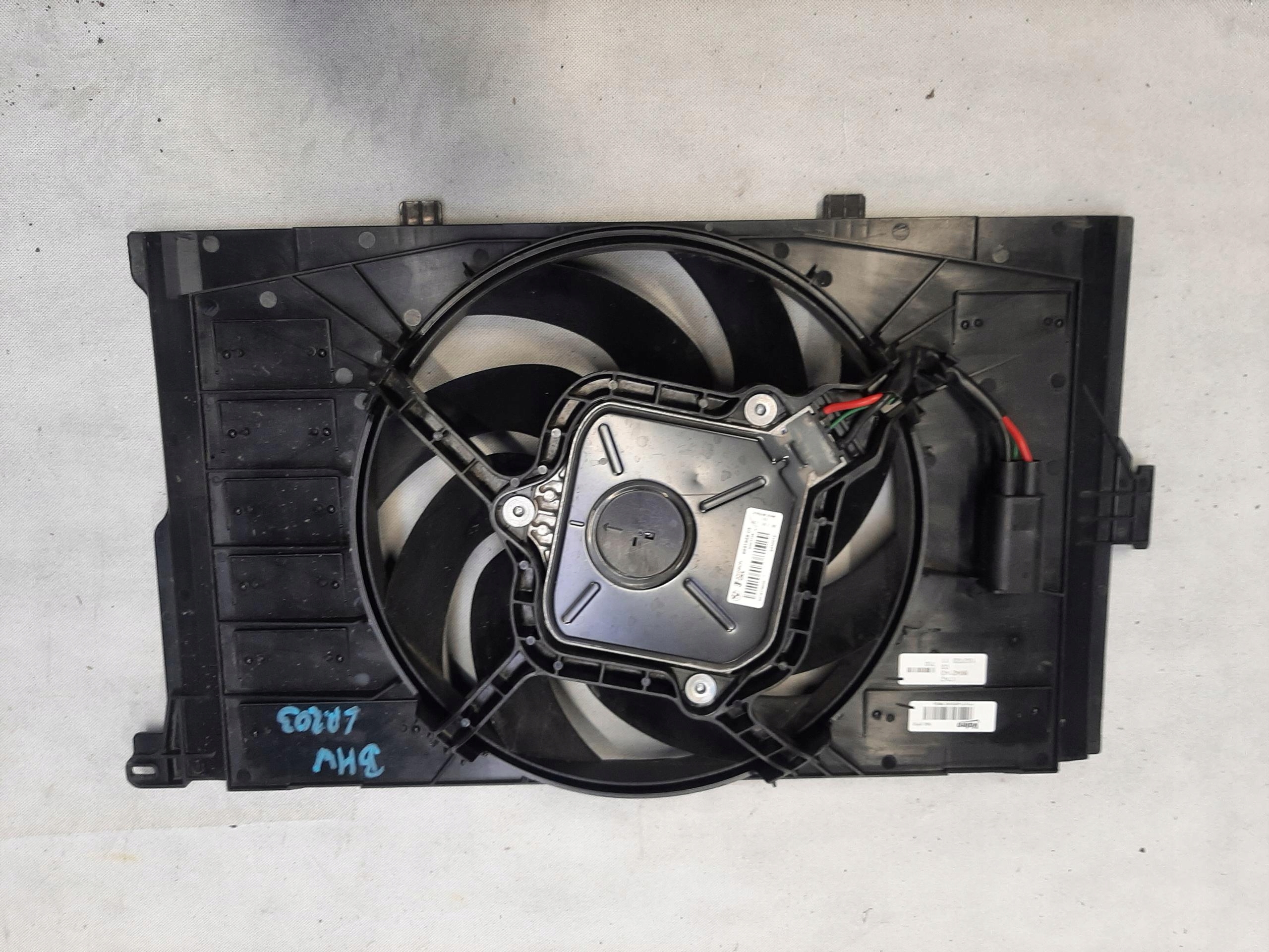 BMW i3 I01 WENTYLATOR CHŁODNICY PODSTAWA 8642143 8641948-01