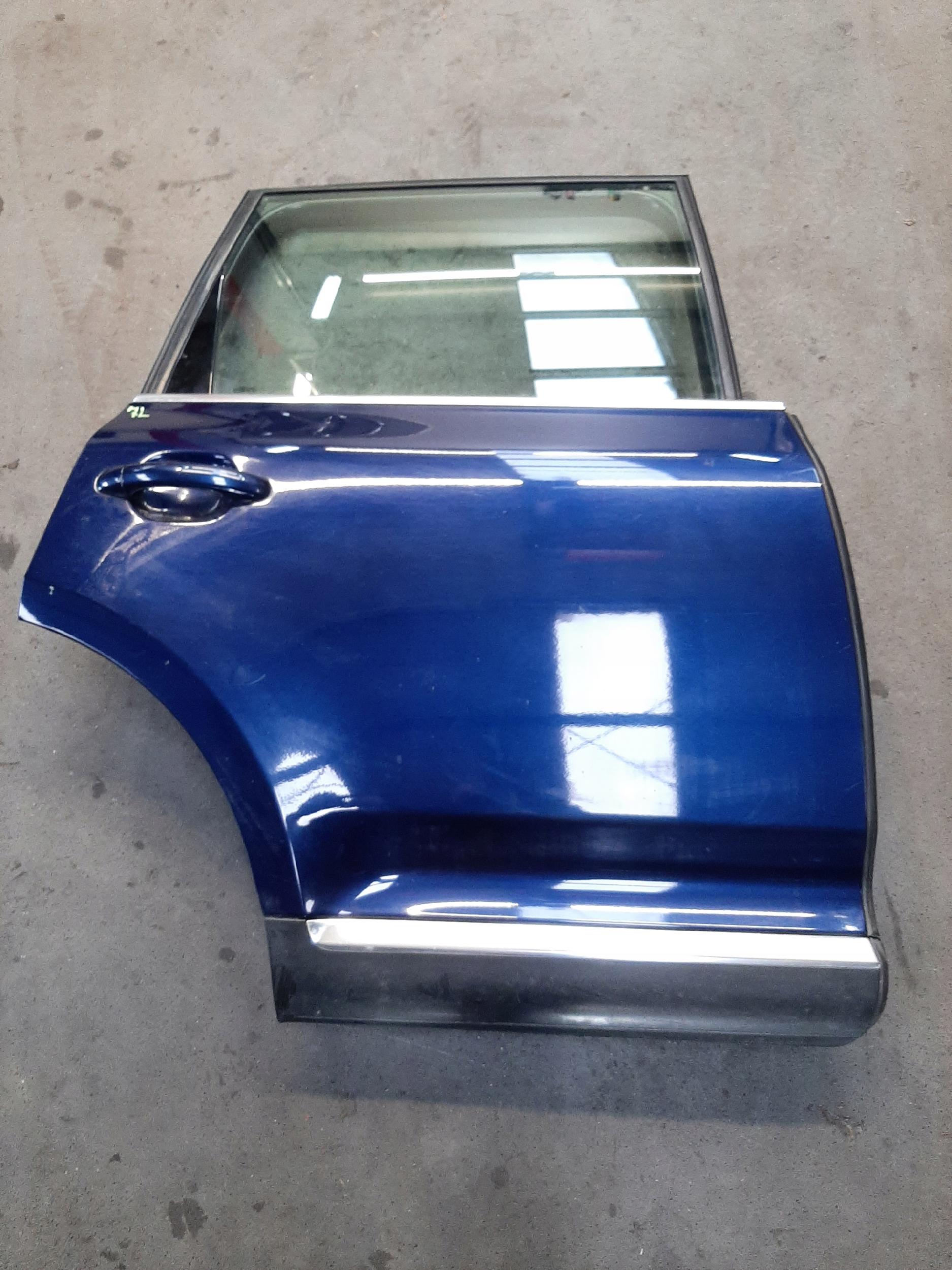 VW TOUAREG 7L 02-06 2.5 R5 DRZWI PRAWE PRAWY TYŁ TYLNE