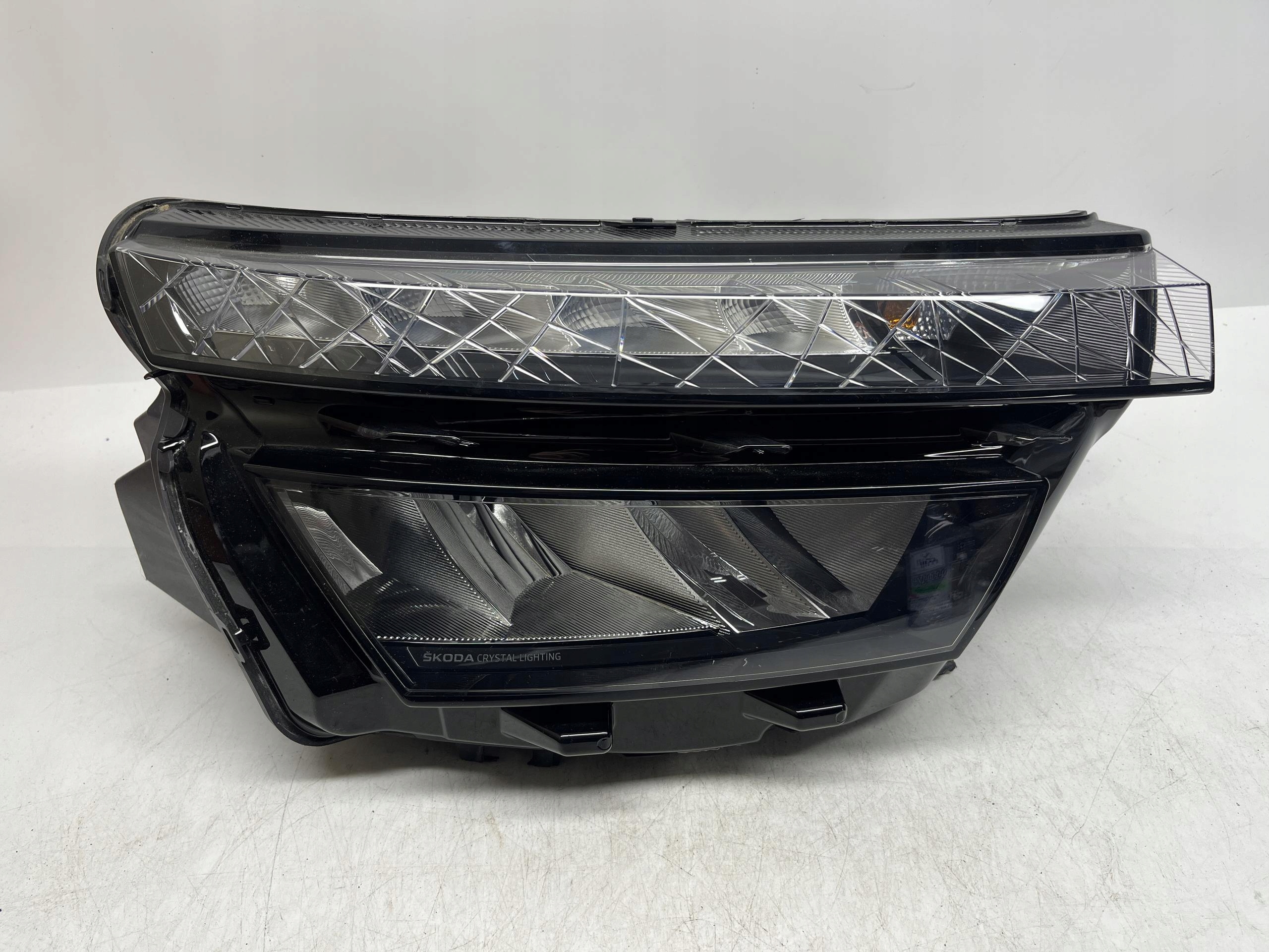SKODA KAMIQ REFLEKTOR LAMPA PRAWY PRZÓD PRZEDNI LED 658941016
