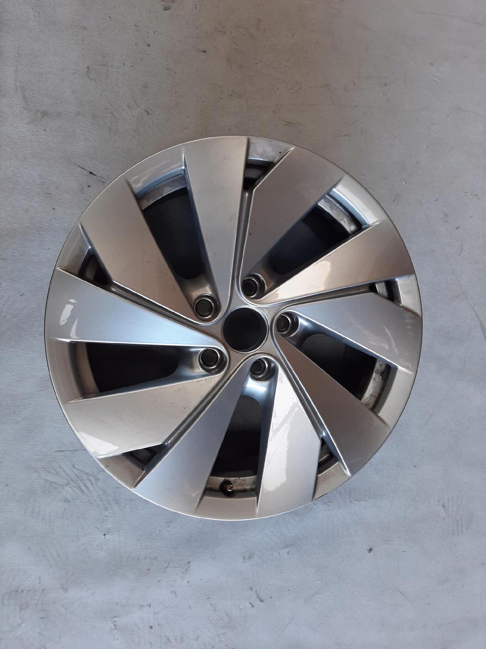 VW TIGUAN III FELGA ALUMINIOWA R17 7J ET40 5x112 571601025
