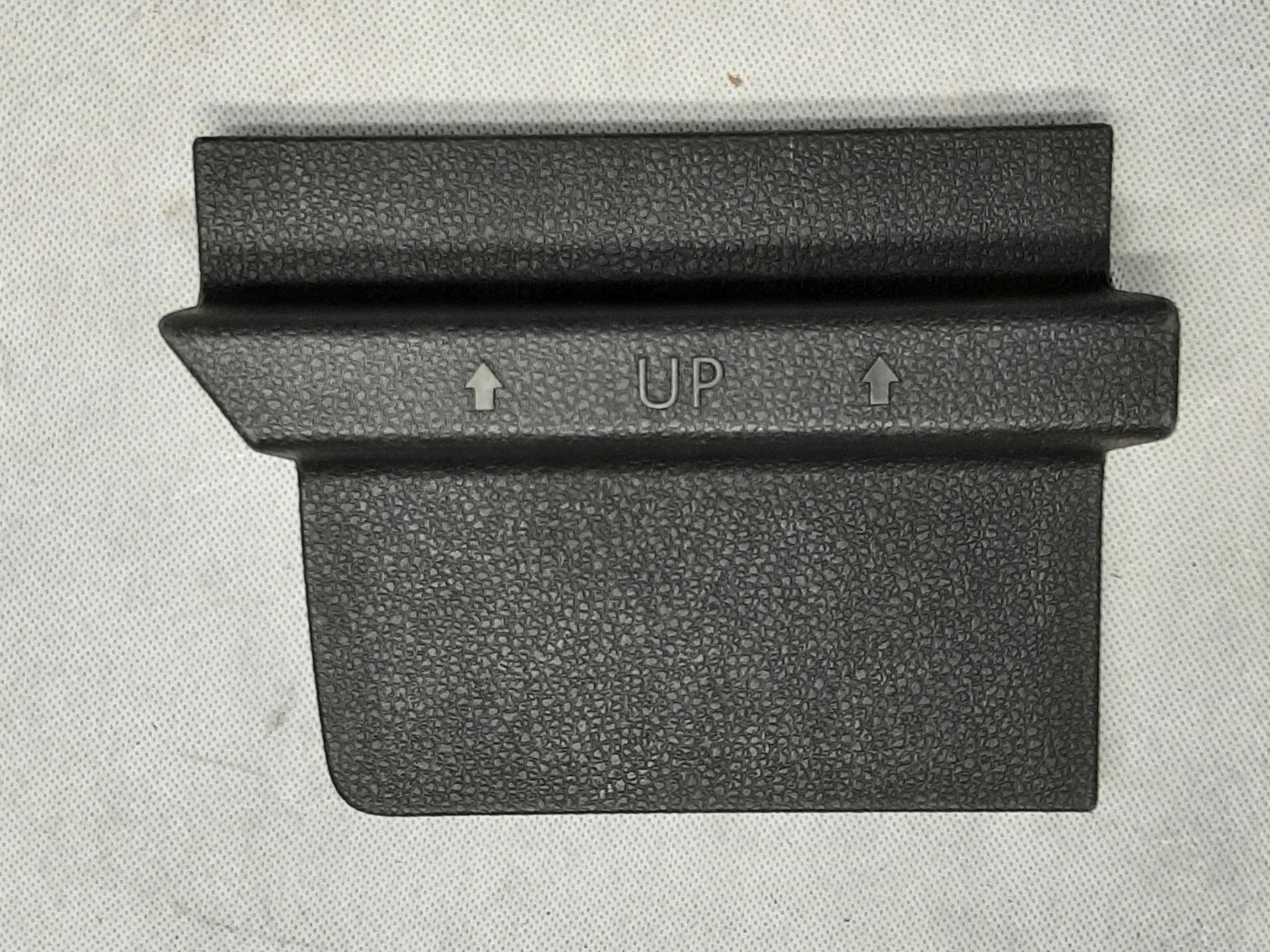 VW GOLF VII 7 5G PLASTIK OSŁONA BAGAŻNIKA PRAWA 5G6867462A