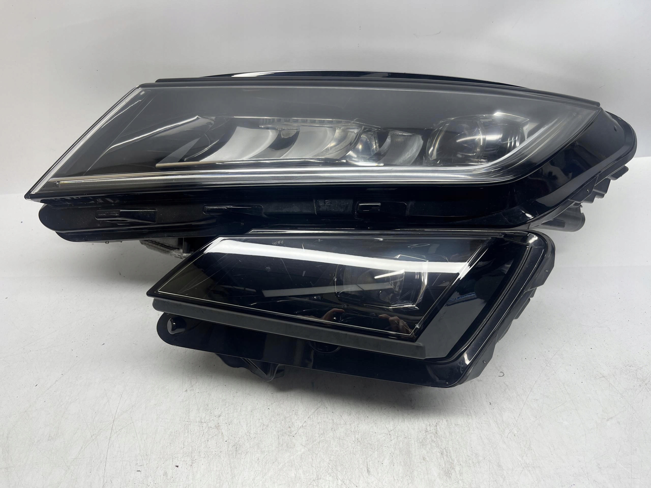 SKODA Kodiaq Reflektor Lampra Przód Lewy Led 566941015E