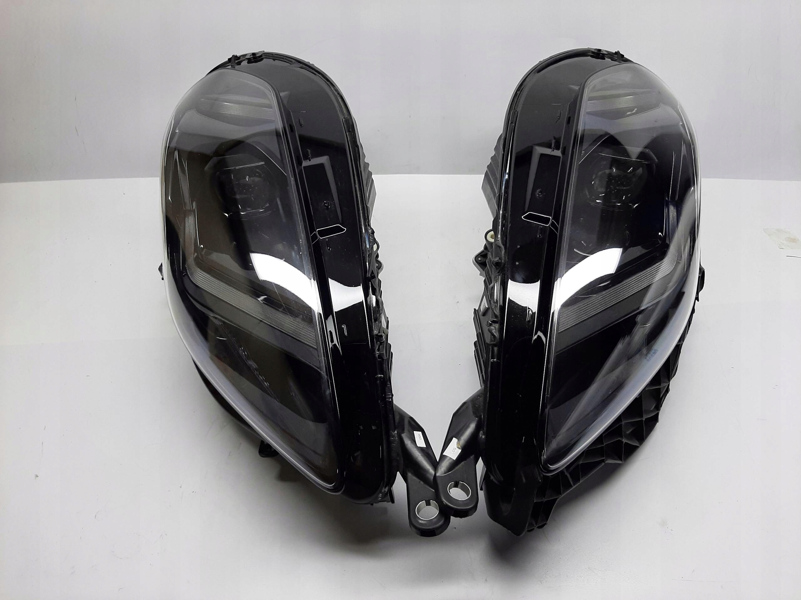 MASERATI GRAN TURISMO REFLEKTORY LAMPY LED KOMPLET 06701588650 06701588640