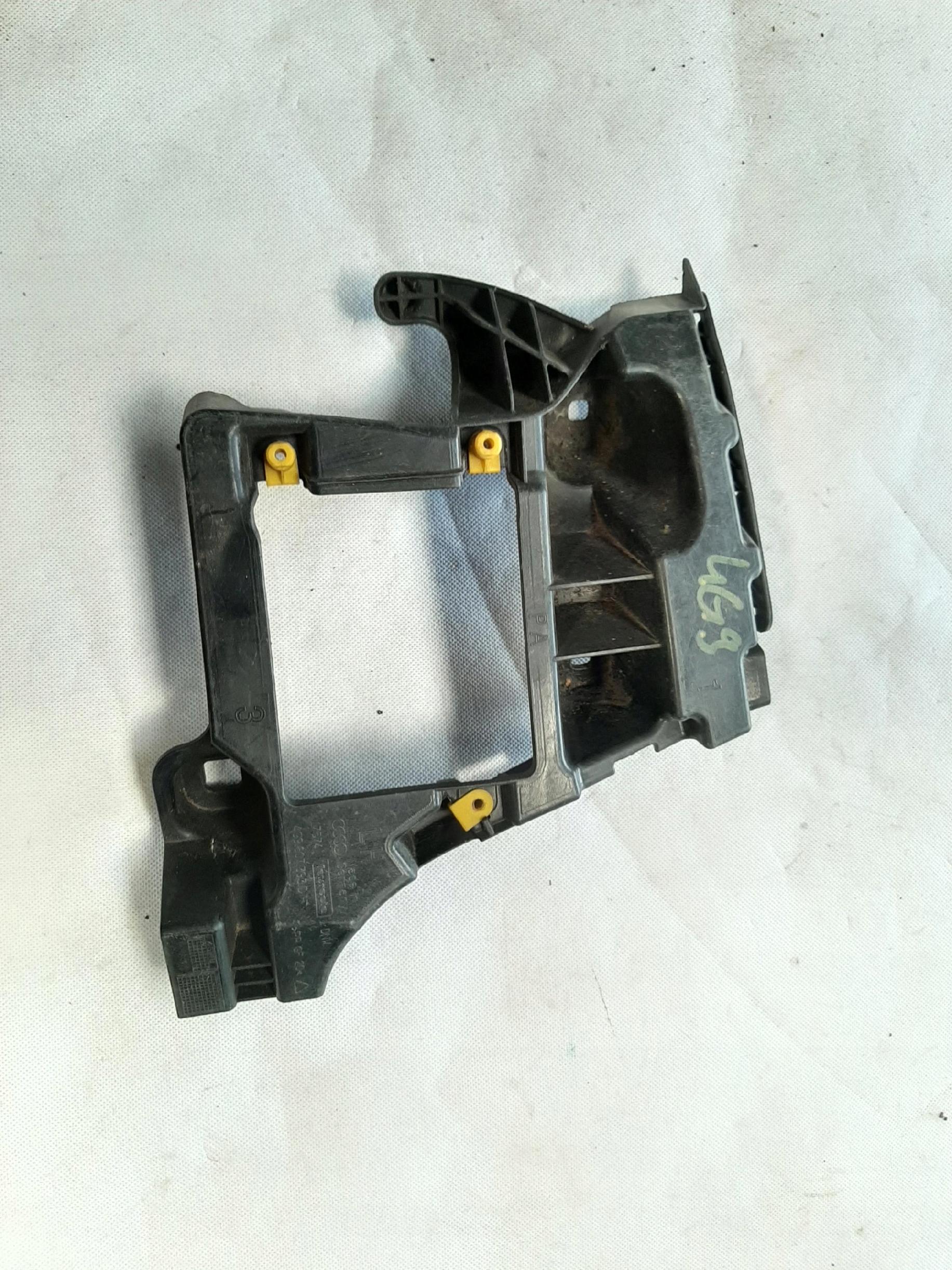 AUDI A6 C7 AVANT RS6 C7 ŚLIZG MOCOWANIE ZDERZAKA LEWY TYŁ 4G9807393D