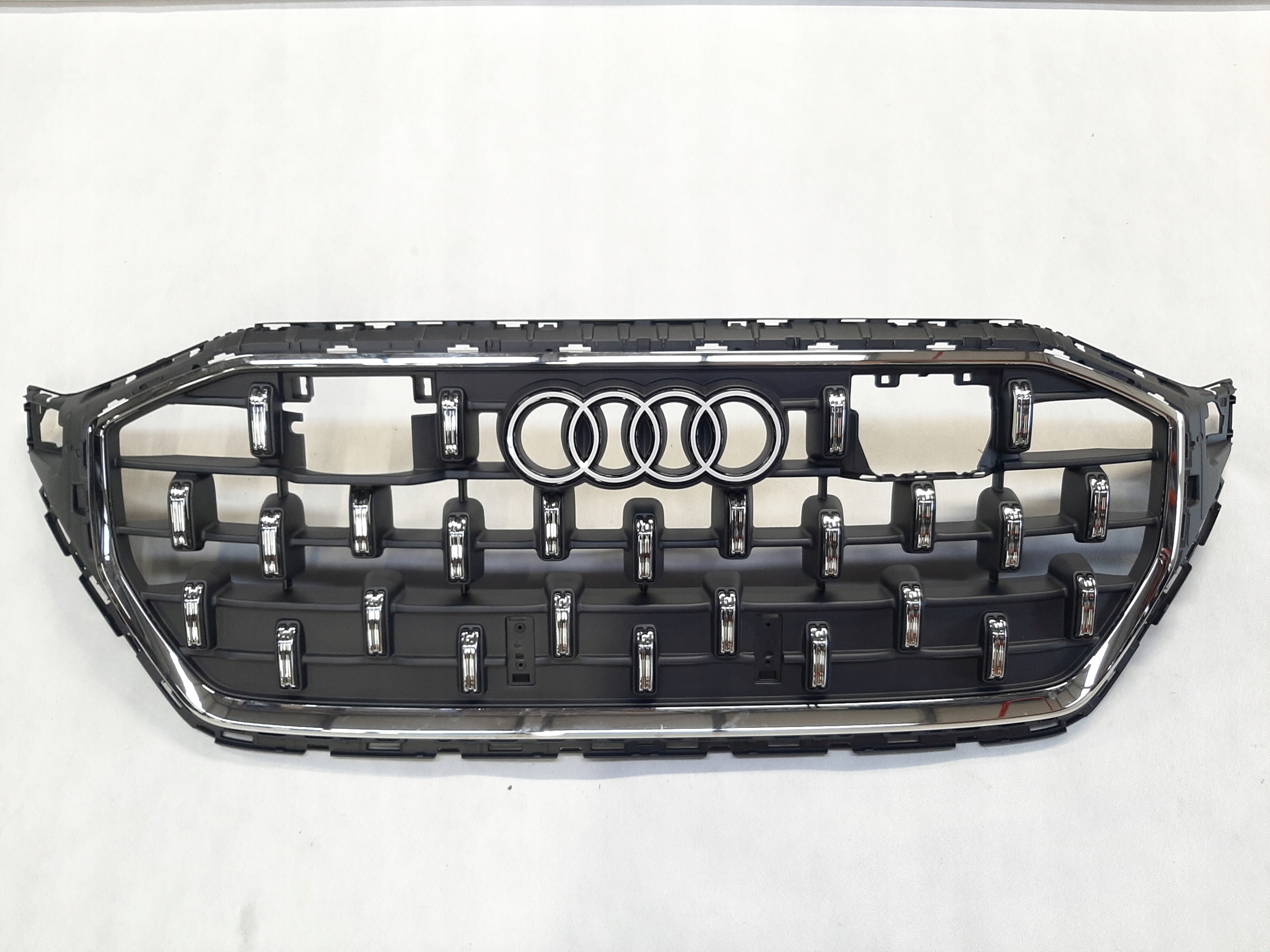AUDI Q8 2024 S-LINE ATRAPA GRILL 4M8853651BQ CG