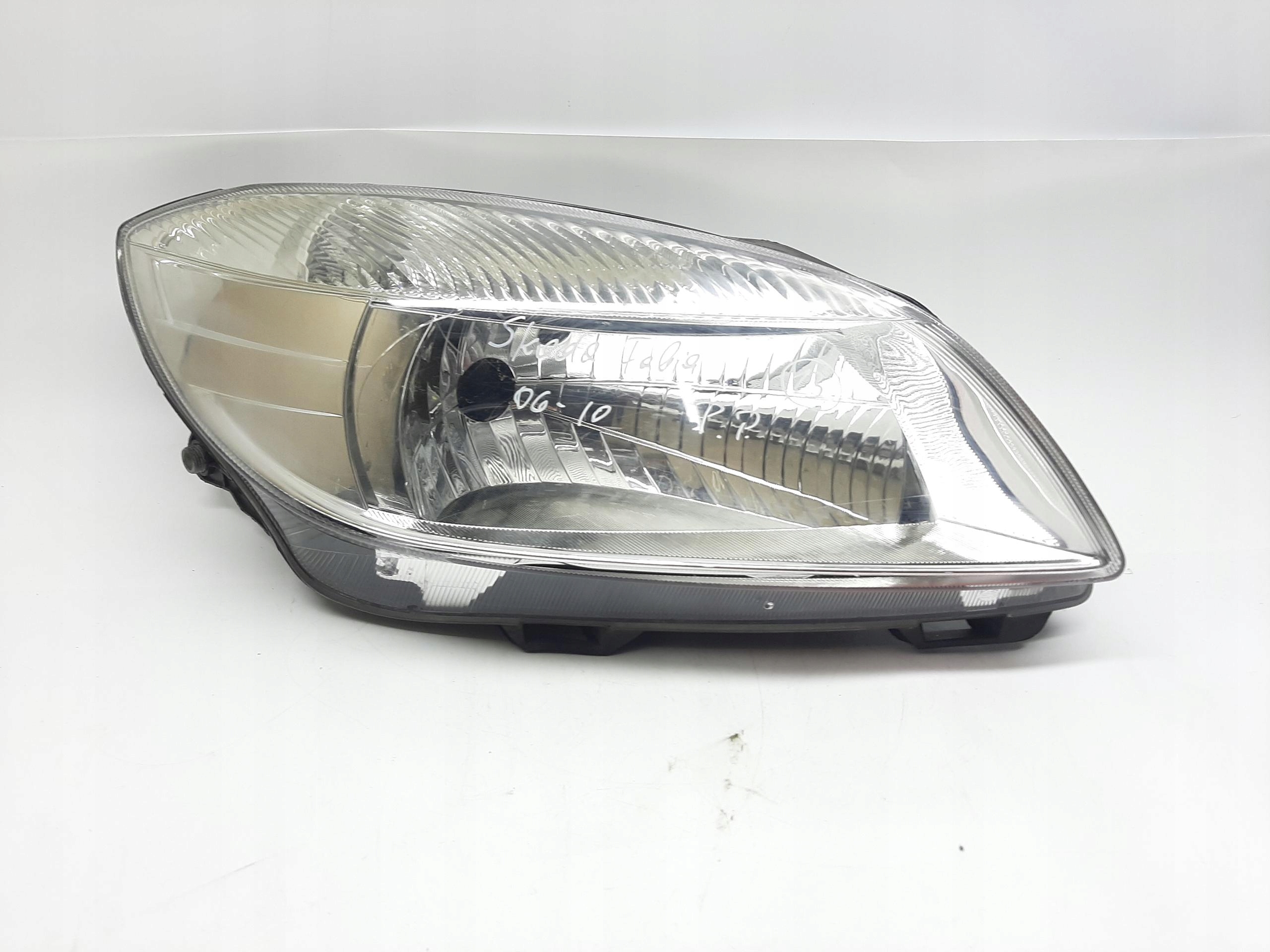 SKODA FABIA II REFLEKTOR LAMPA PRAWY PRZÓD PRZEDNIA 5J1941016
