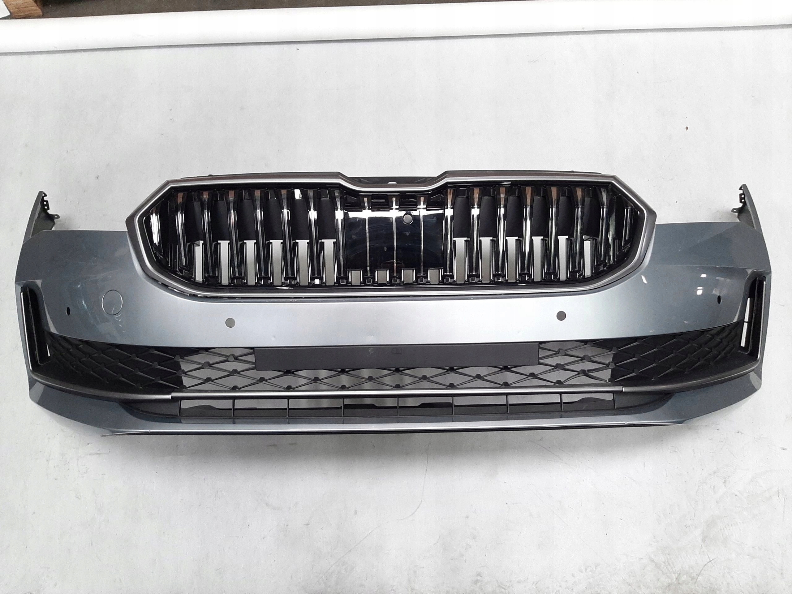 SKODA SUPERB IV ZDERZAK PRZEDNI PRZÓD KOMPLETNY 3P0807221