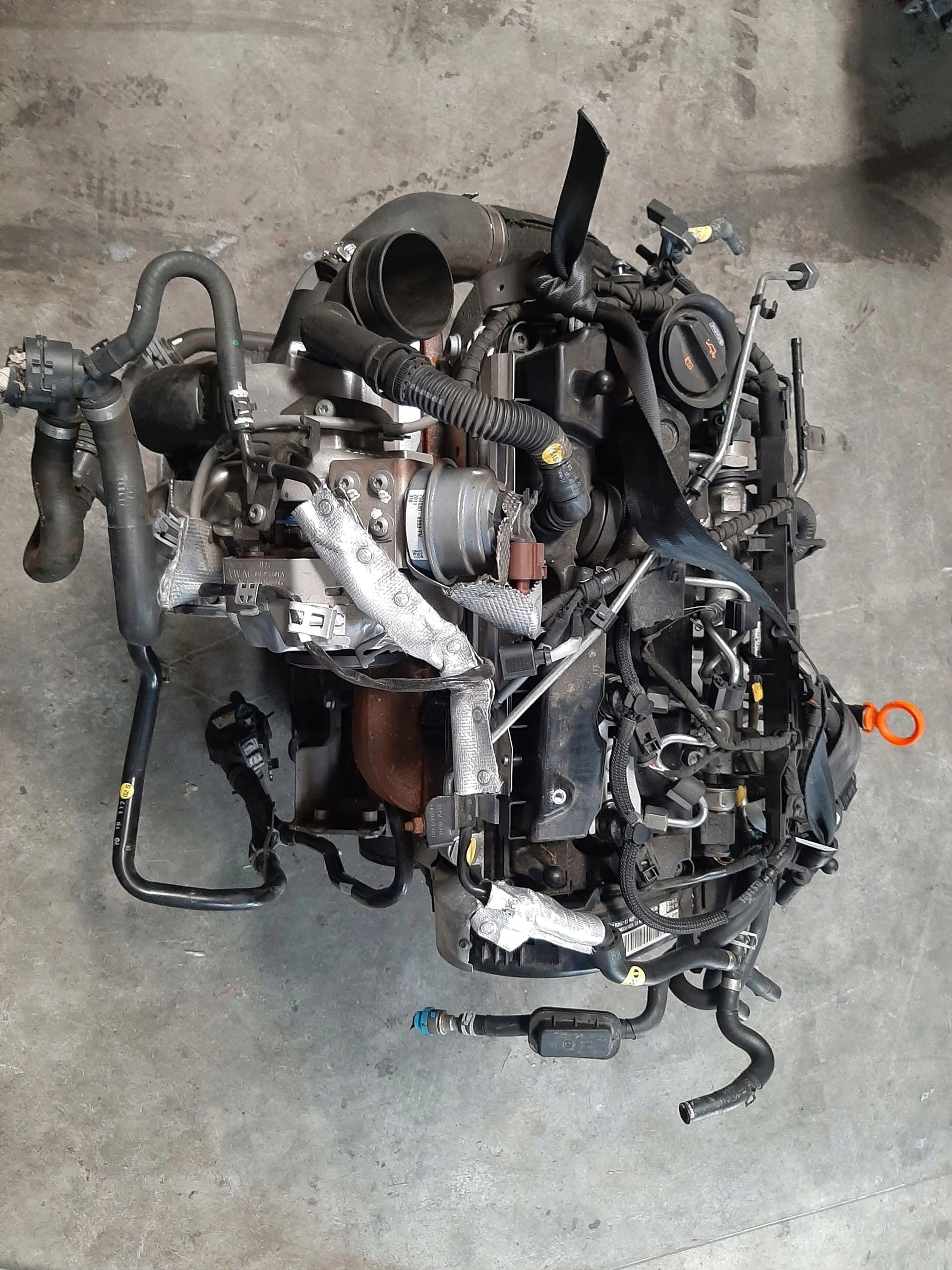 VW AUDI SKODA SEAT SILNIK KOMPLETNY CLH 1.6 TDI 89000 km