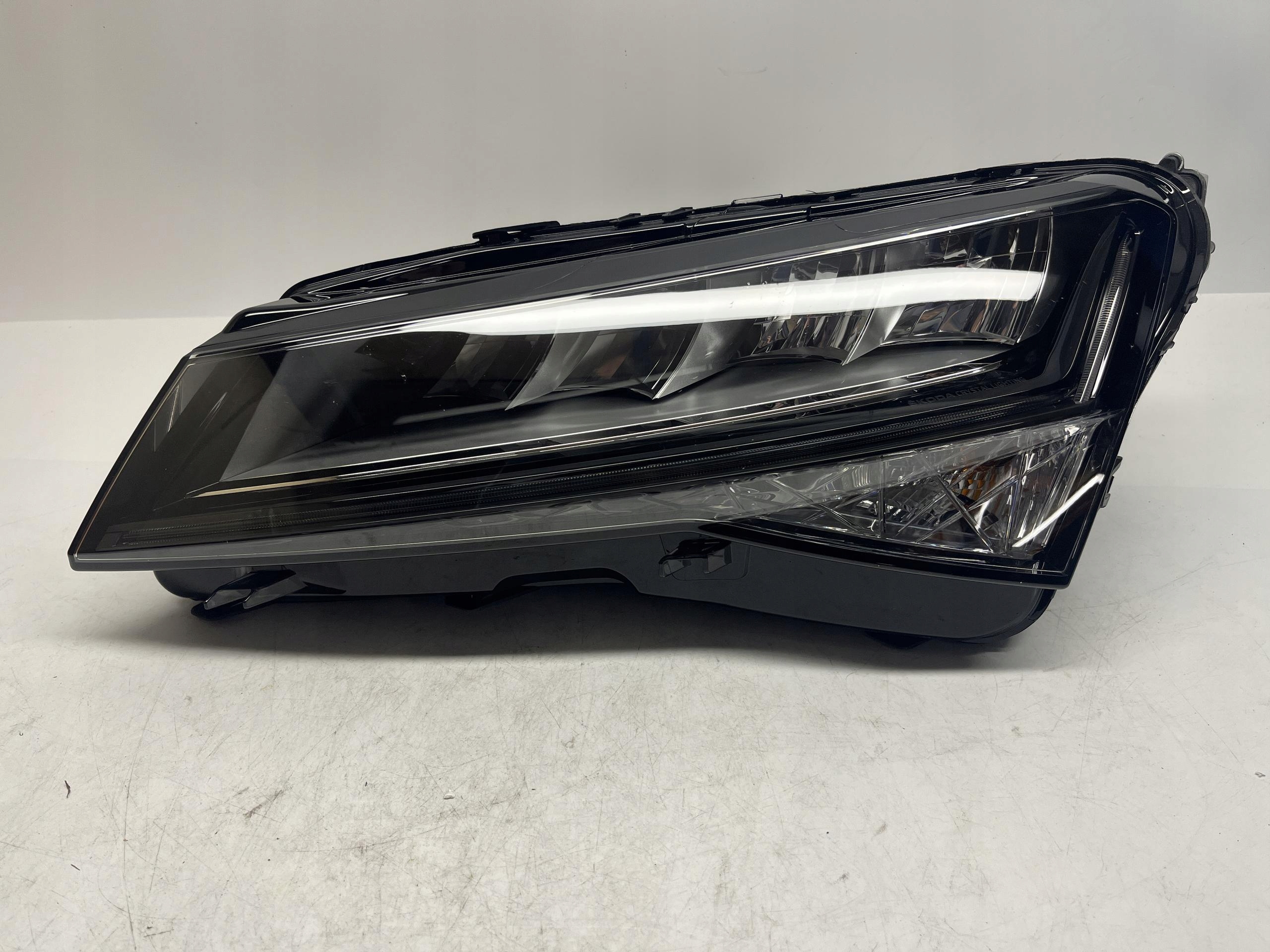 SKODA Superb Reflektor Lampa Przód Lewy LED 3V1941015C