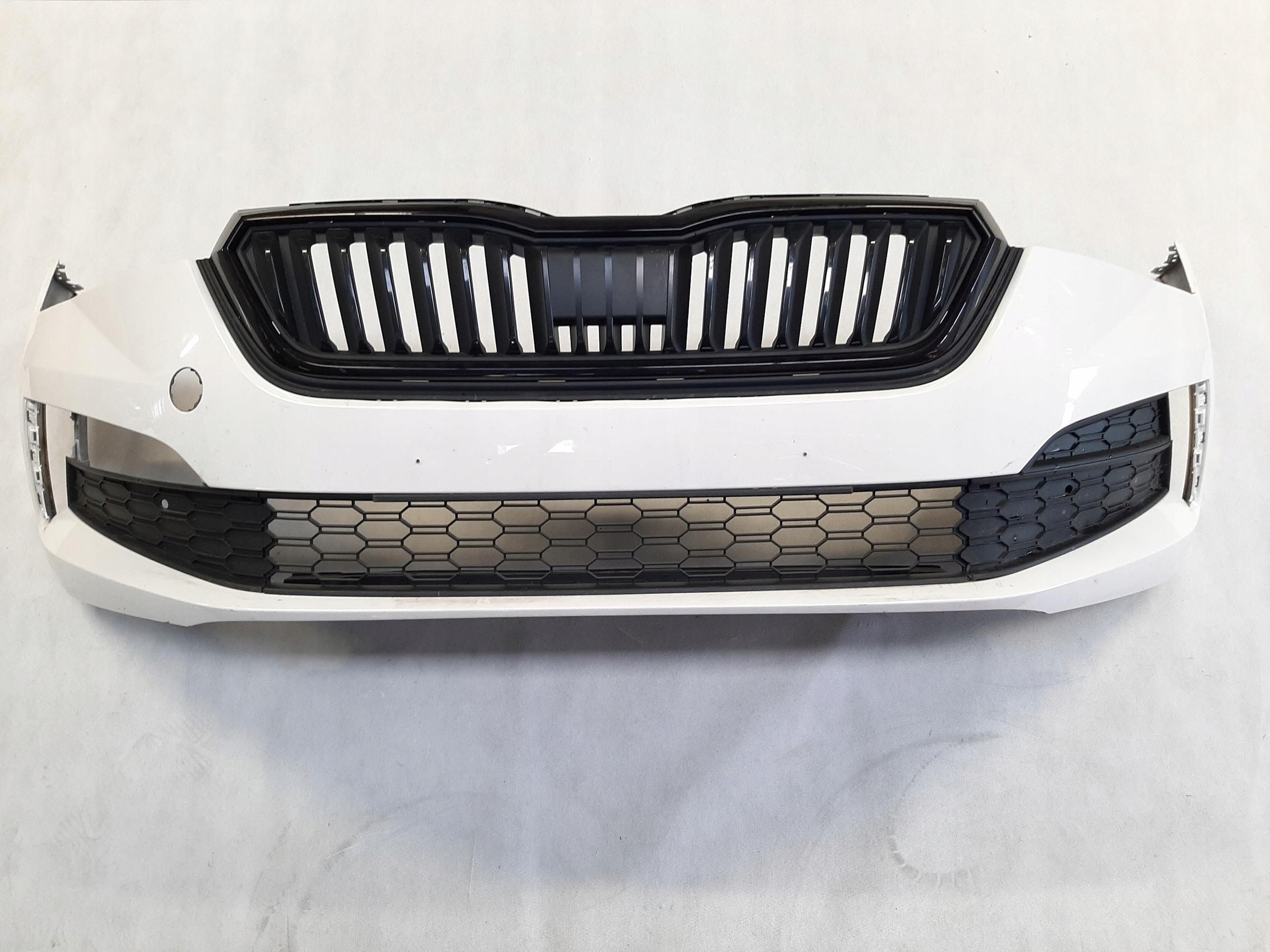 SKODA SCALA ZDERZAK PRZEDNI PRZÓD 657807221