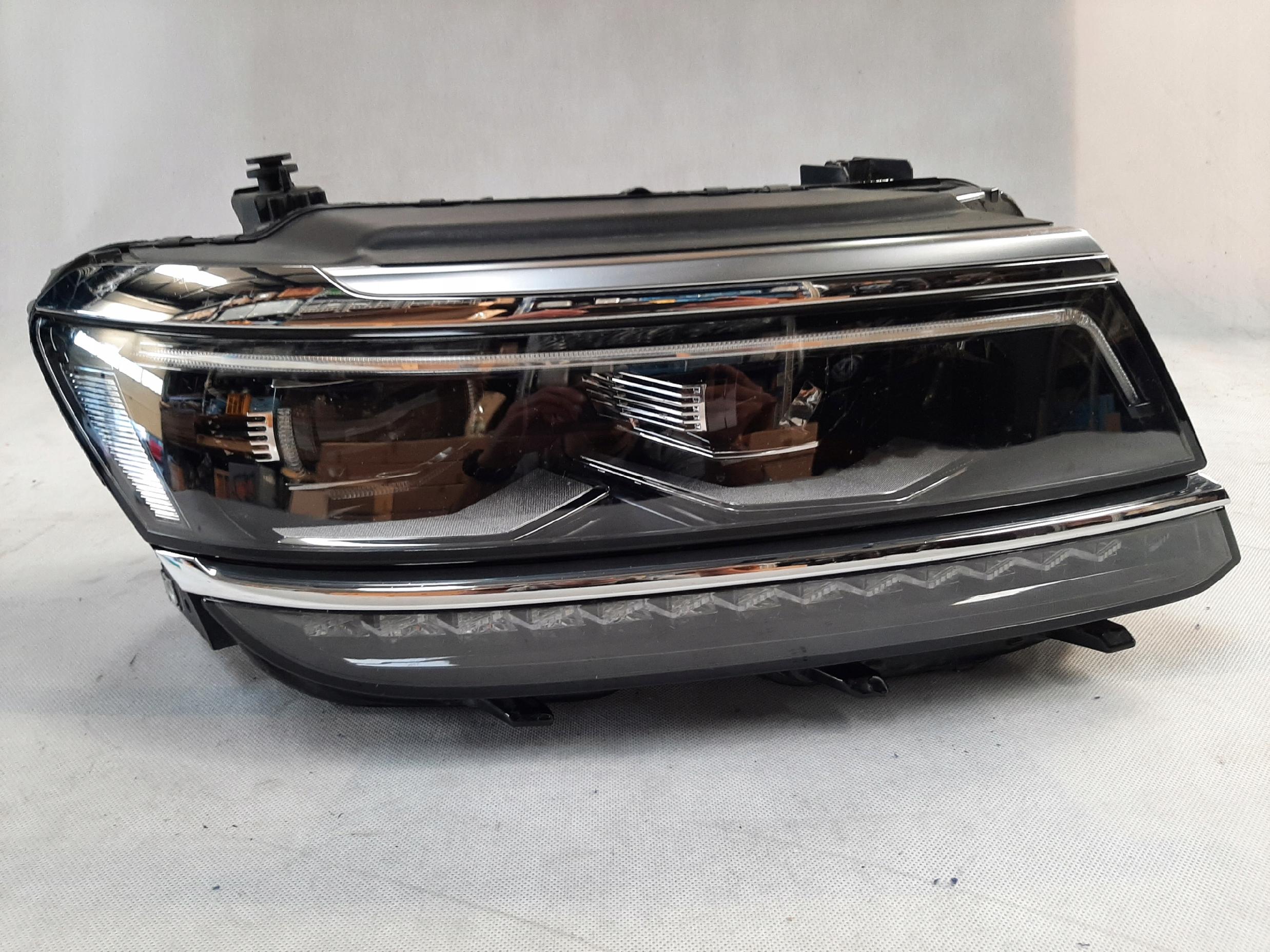 VW TIGUAN II REFLEKTOR LED LAMPA PRZÓD PRZEDNIA PRAWA 5NN941082C