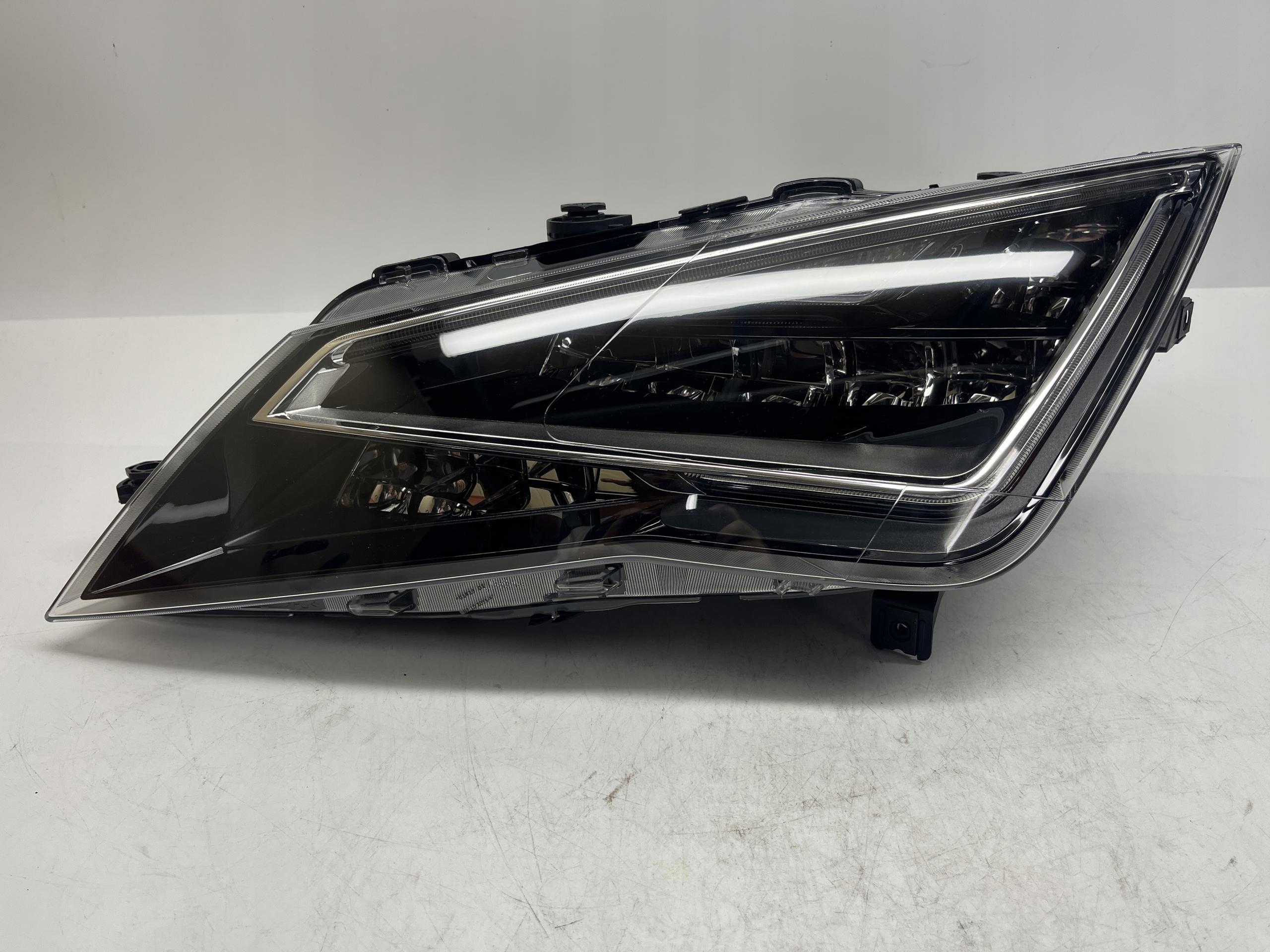 SEAT LEON REFLEKTOR LAMPA LEWA LED 5F1941007B