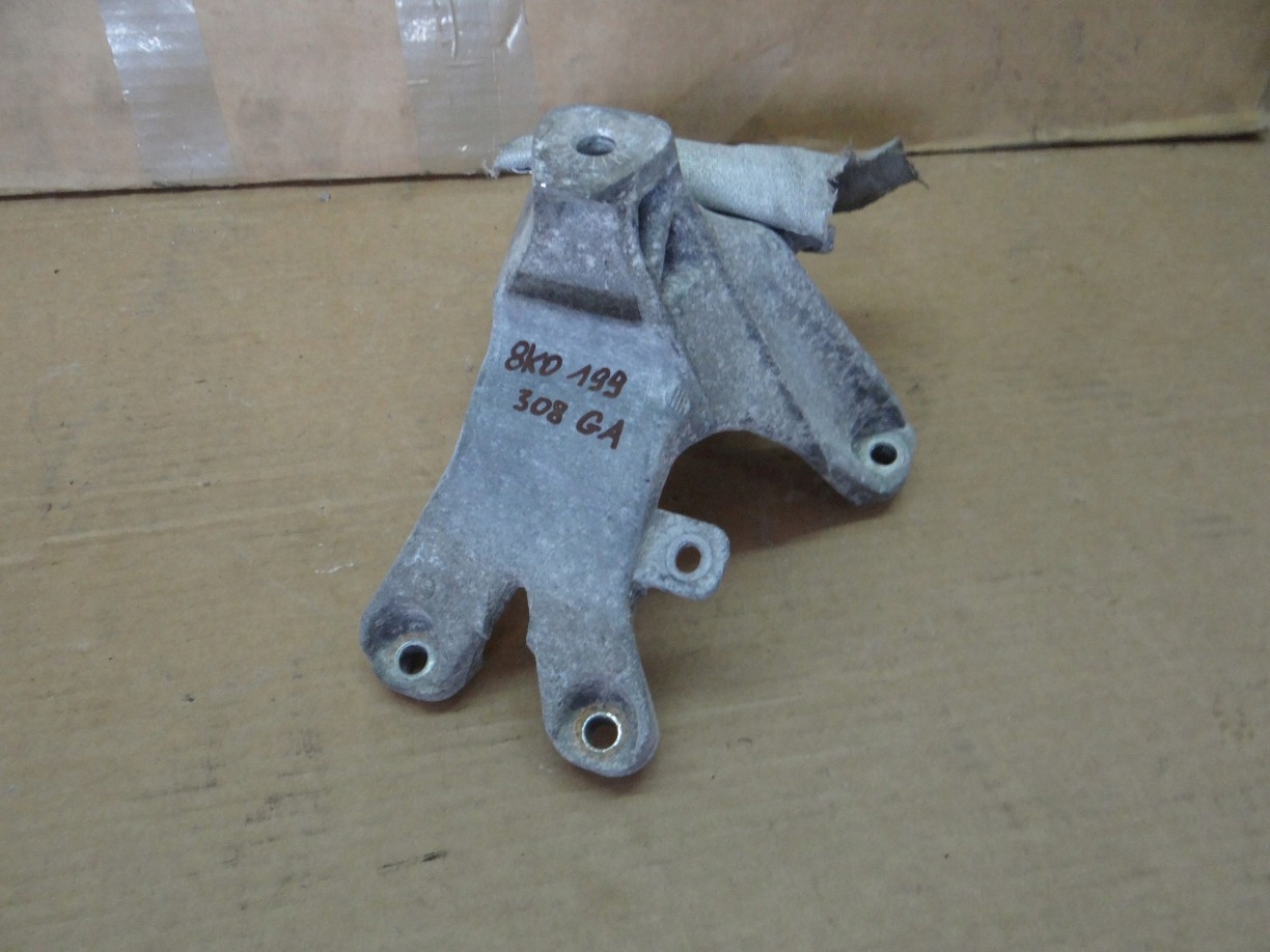 AUDI VW ŁAPA MOCOWANIE BOCZNE STELAŻ 8K0199308GA