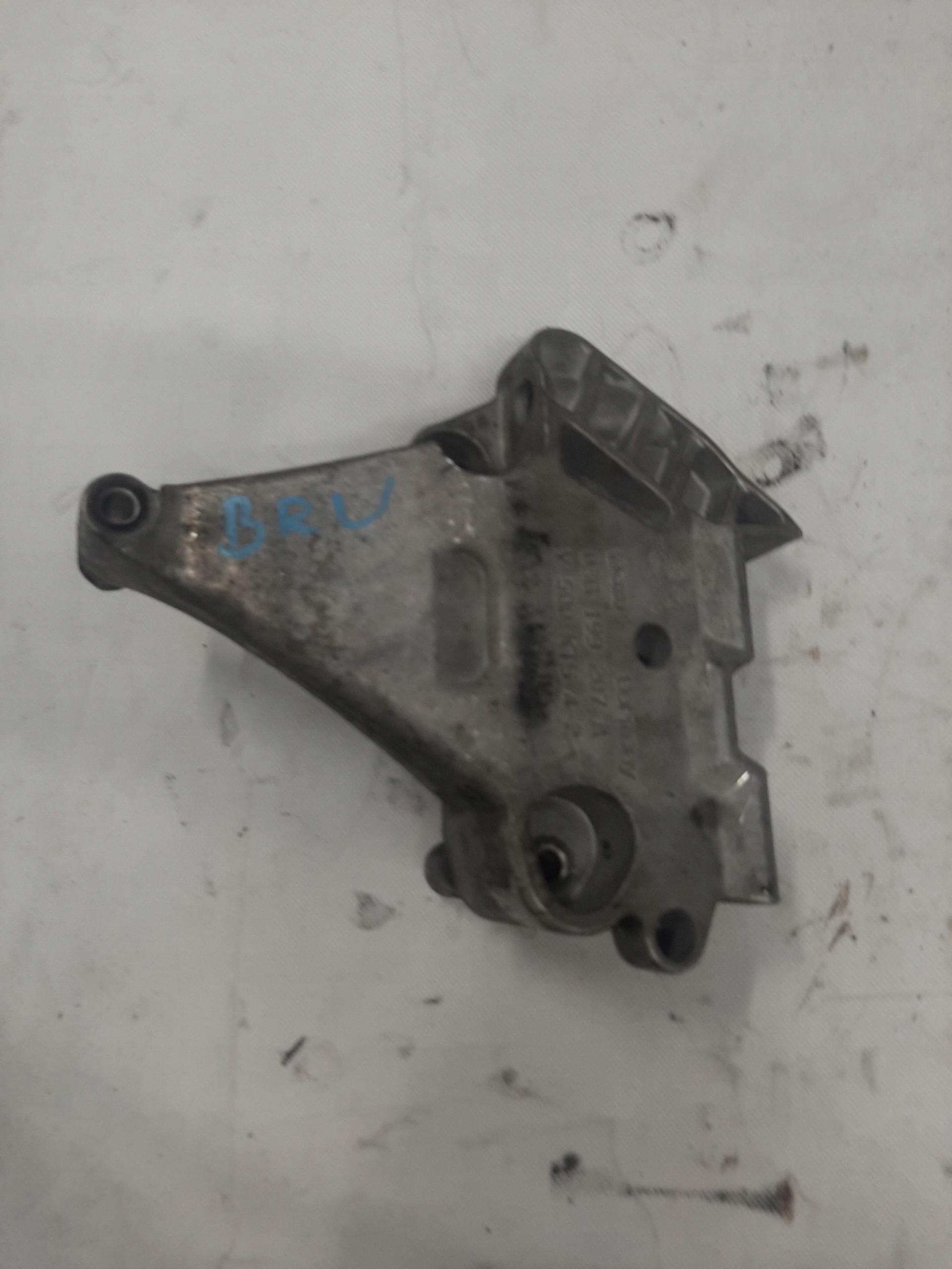 VW GOLF V AUDI A3 8P OCTAVIA II 2.0 TDI ŁAPA MOCOWANIE SILNIKA 03G199207A