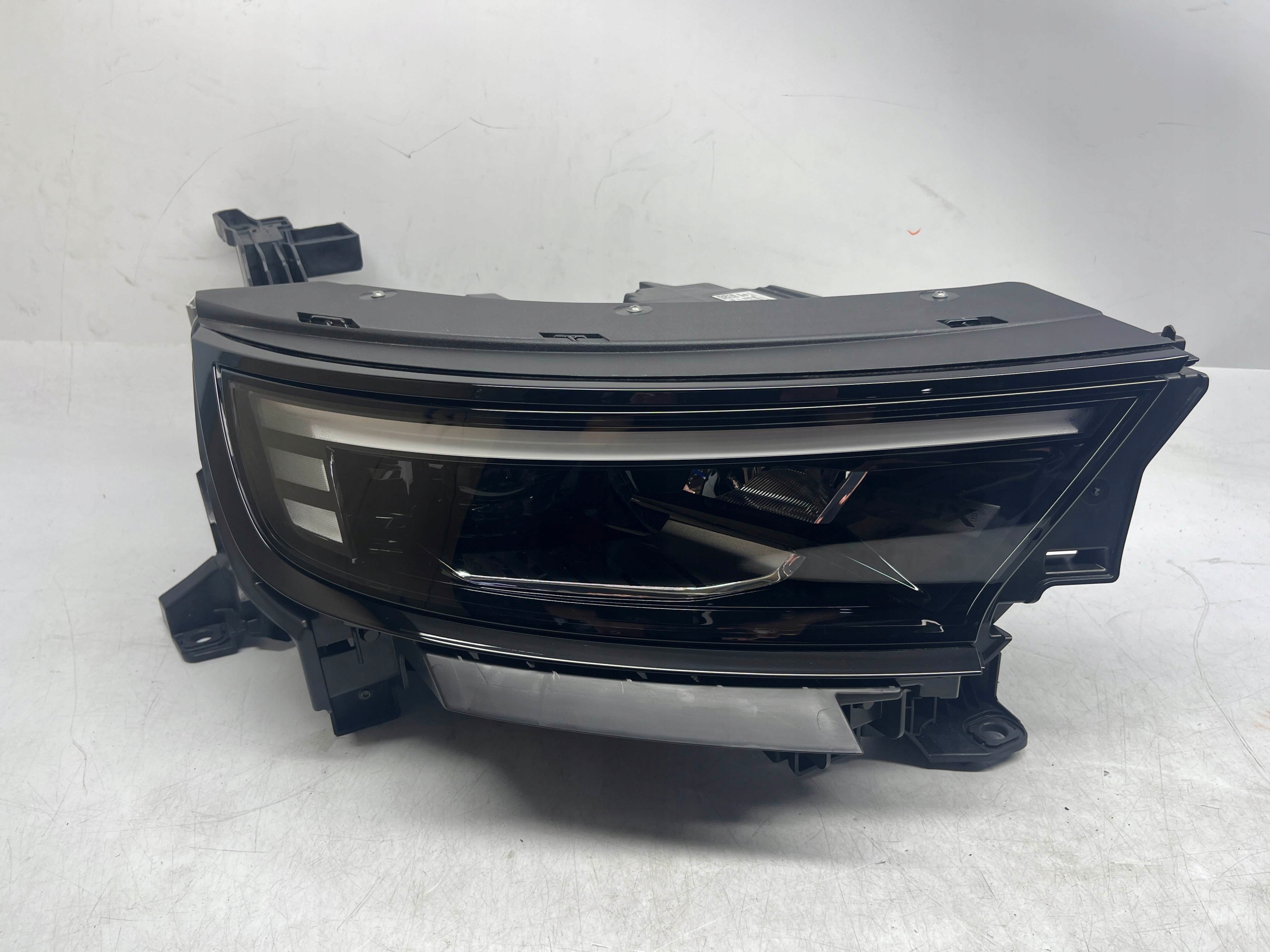 Opel Mokka B II Lift Reflektor Prawy Lampa Przednia Soczewka LED 9867455880