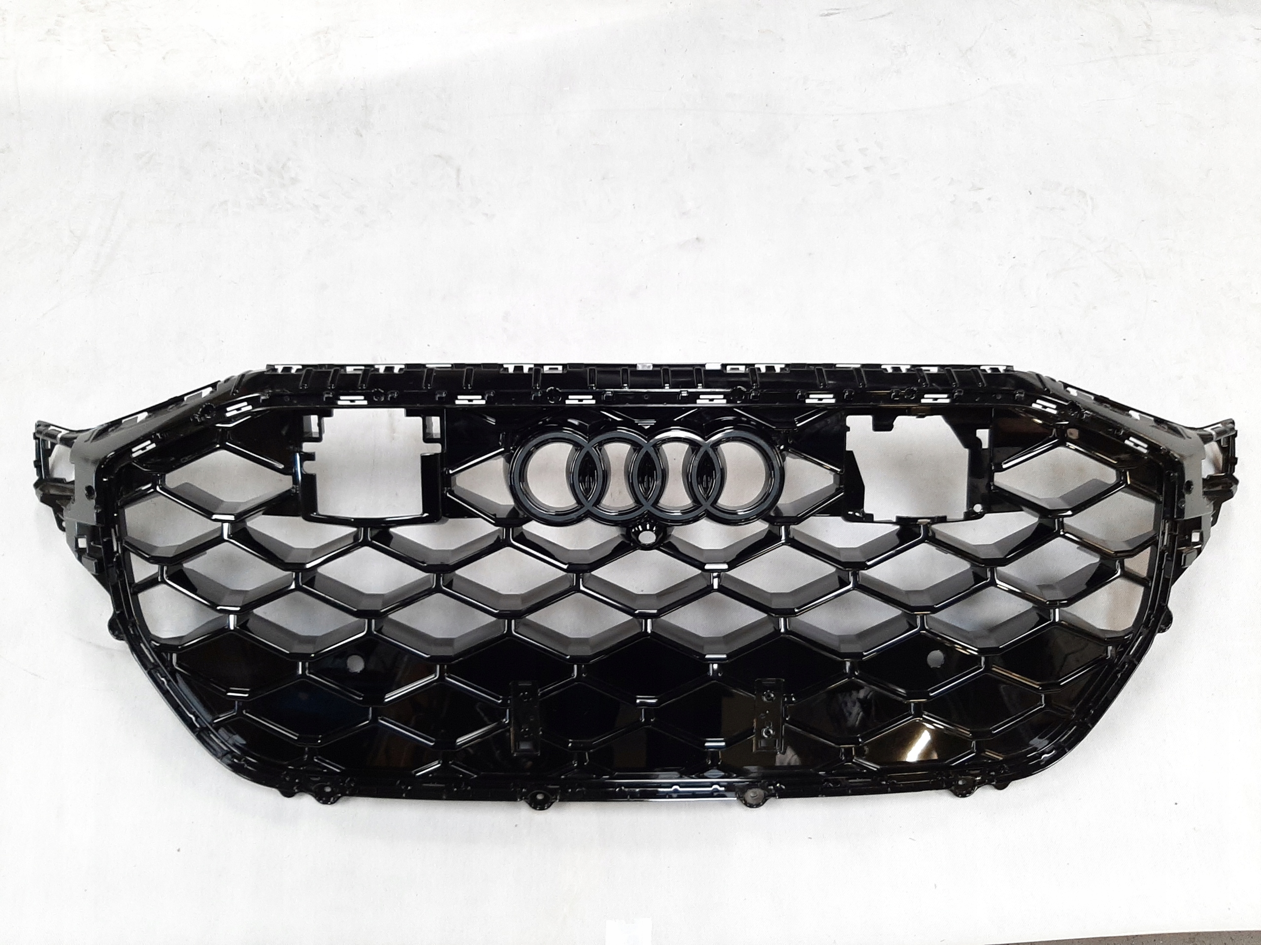 AUDI RSQ8 ATRAPA CHŁODNICY GRILL ZDERZAKA PRZÓD 4M8853651CB