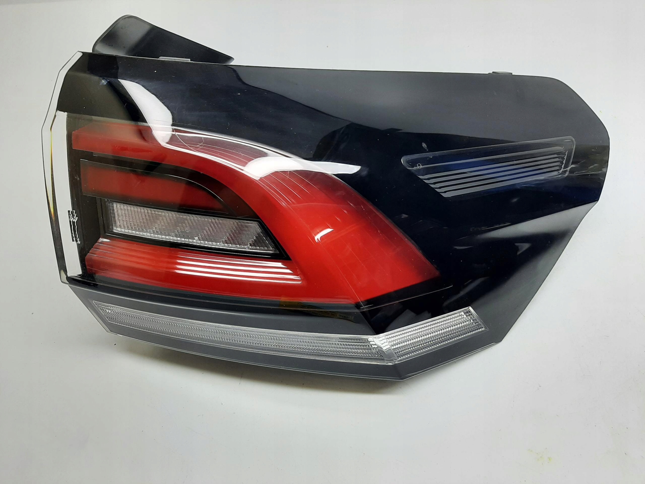 VW TAIGO LAMPA PRAWA TYLNA TYŁ LED 2G7945096