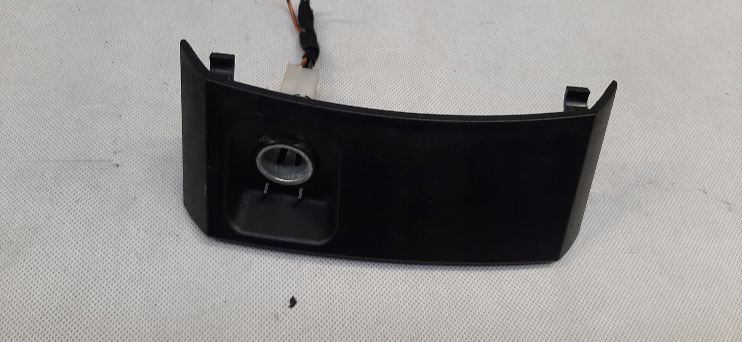MERCEDES-BENZ R-CLASS W251 05-09 PANEL GNIAZDA ZAPALNICZKI A2516890137