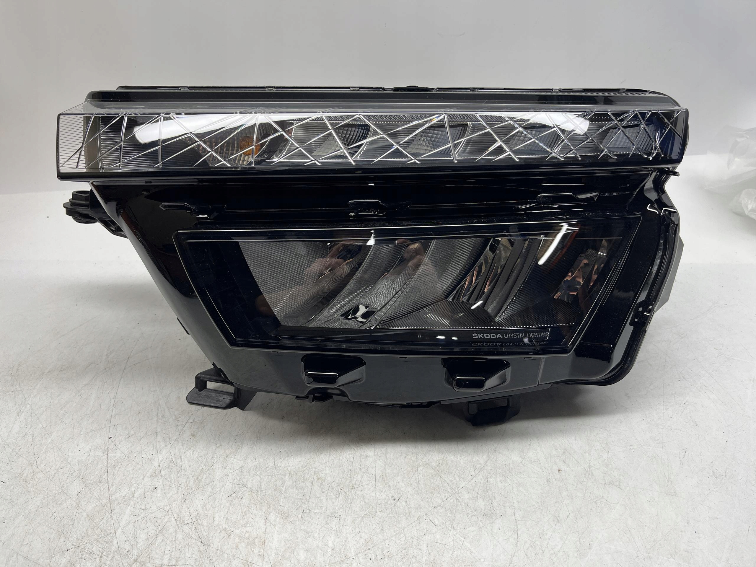 SKODA Kamiq REFLEKTOR LAMPA LEWY PRZÓD PRZEDNI LED 658941015