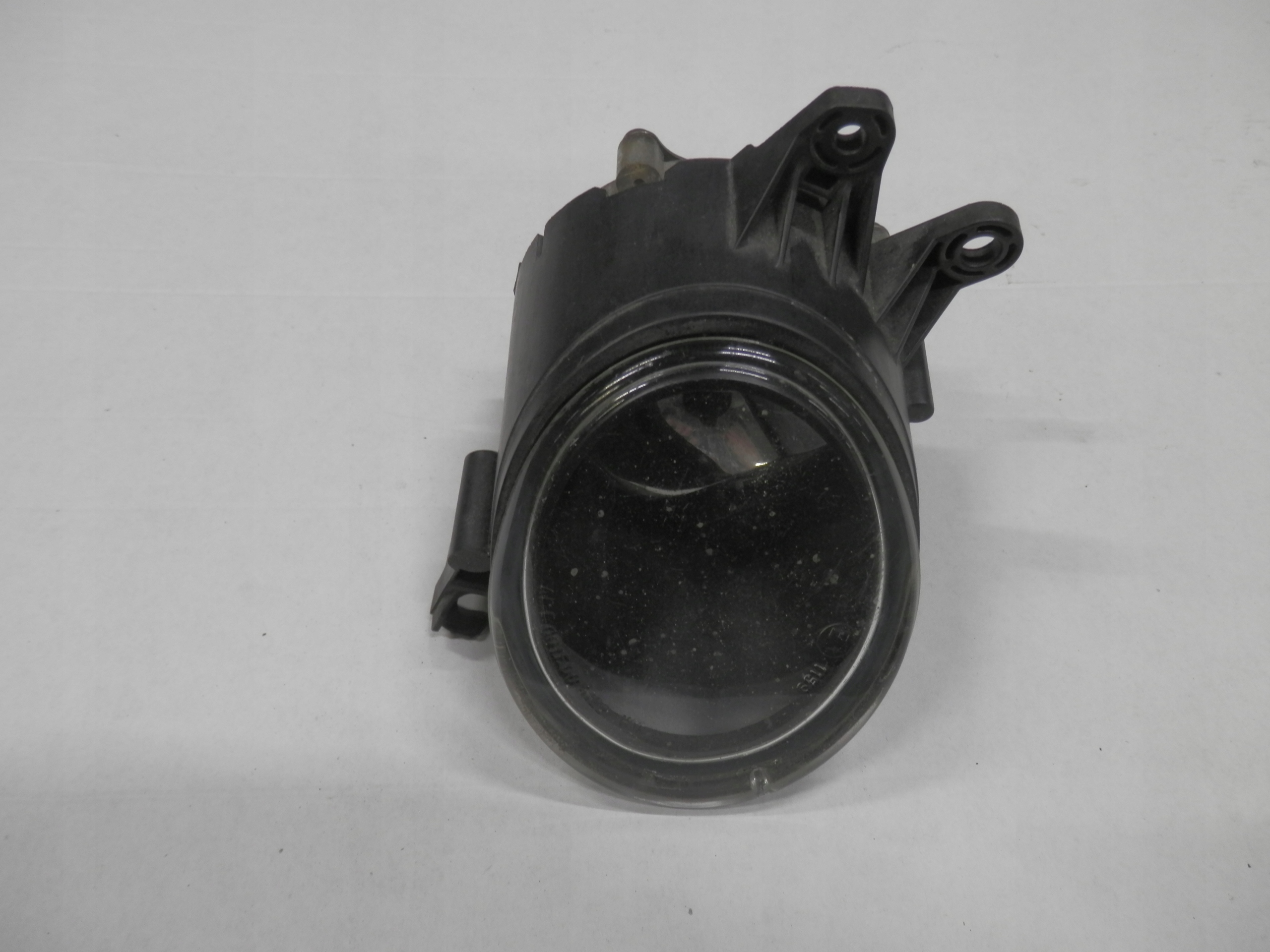 AUDI A4 B6 HALOGEN LAMPA PRZECIWMGIELNA 8E0941700B