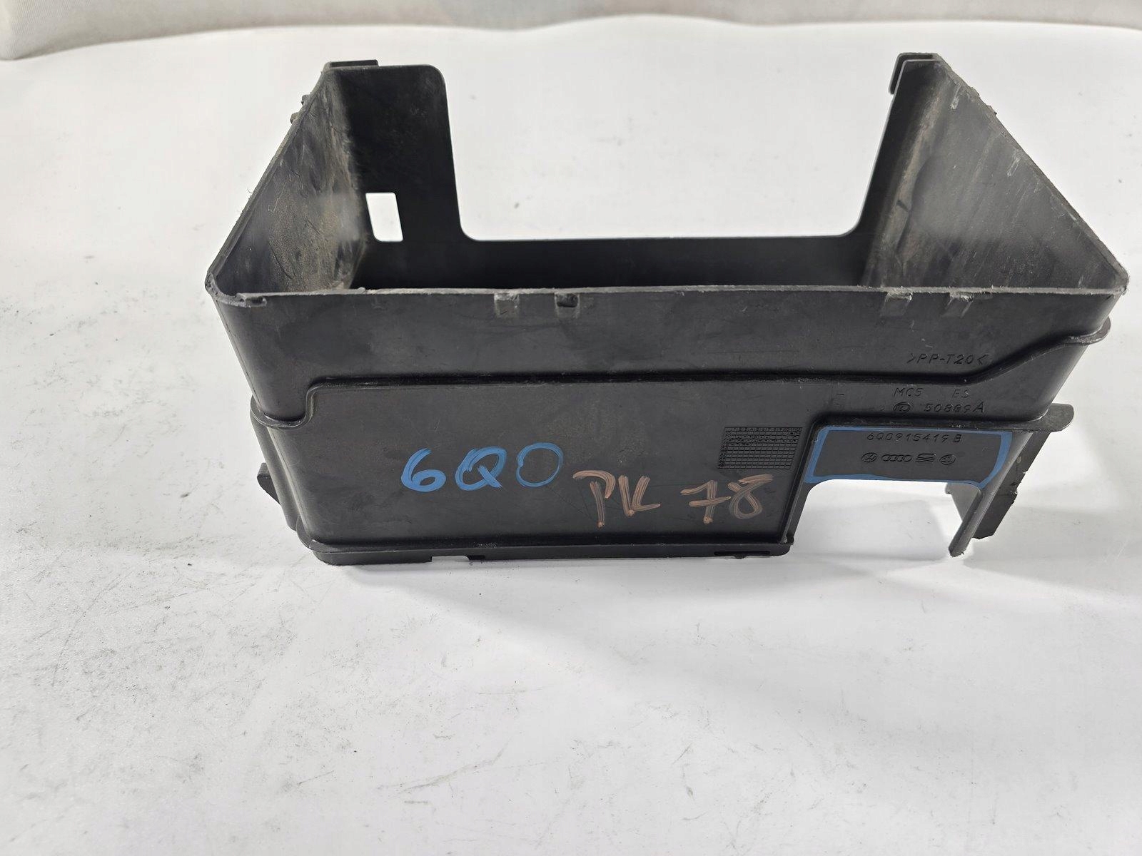 VW POLO IV 9N SEAT CORDOBA II OBUDOWA AKUMULATORA 6Q0915419B