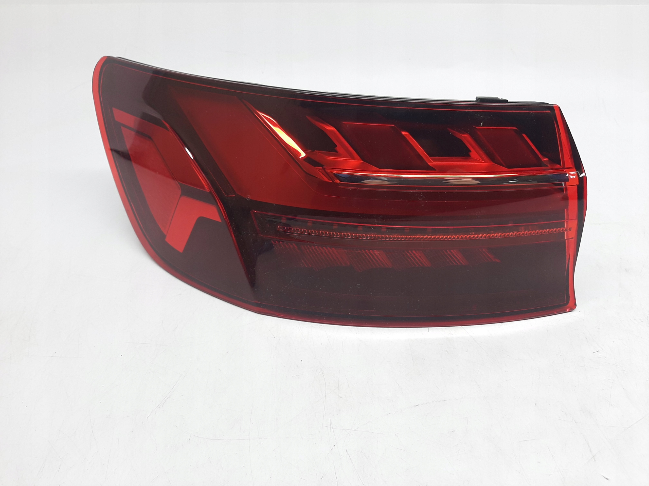 AUDI A4 B9 AVANT LIFT LAMPA TYŁ TYLNA LEWA LEWY LED 8W9945091AC