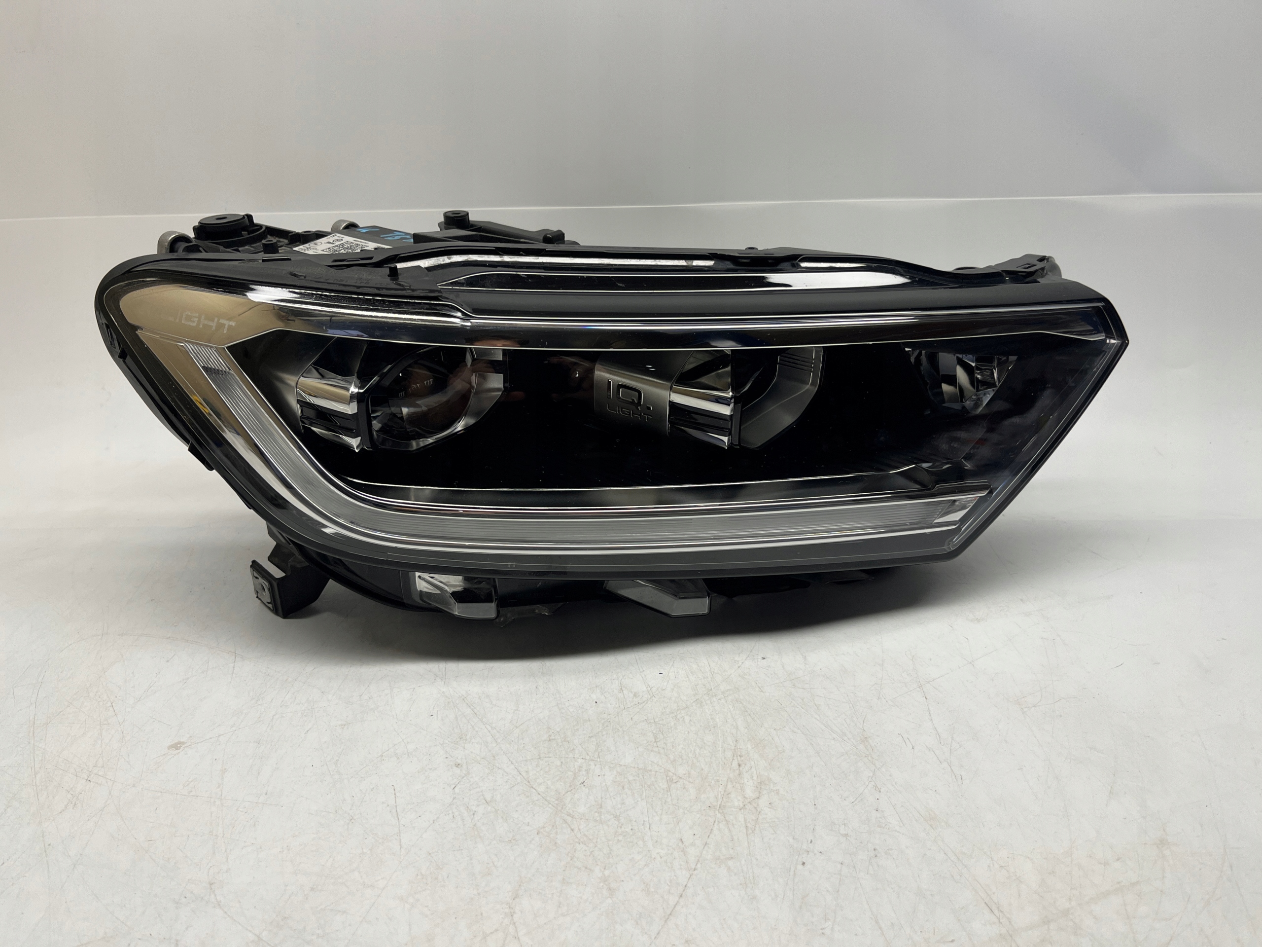 Volkswagen T-ROC REFLEKTOR LAMPA PRAWA PRZÓD LED MATRIX BEAM 2GA941036AR