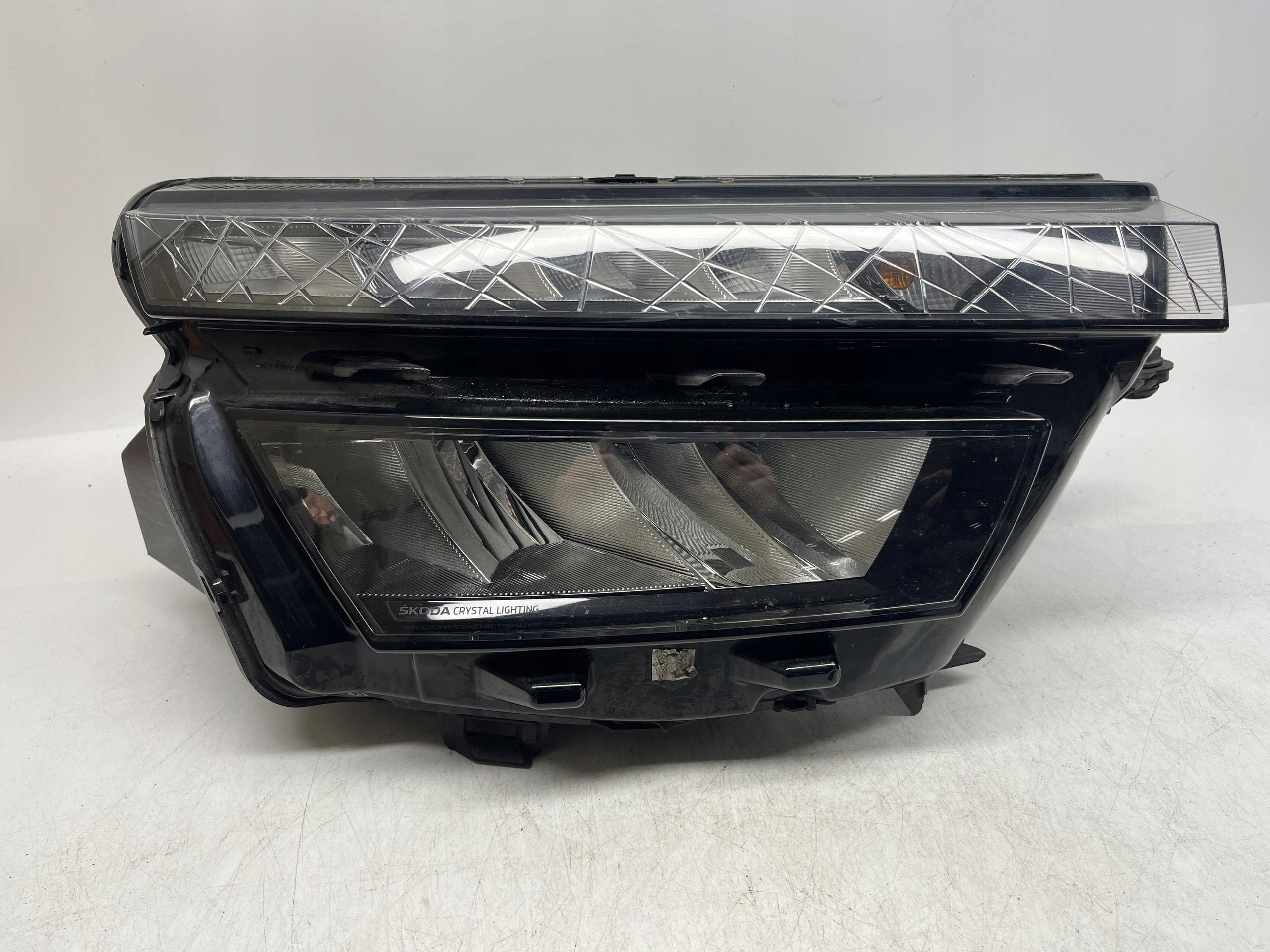 SKODA KAMIQ REFLEKTOR LAMPA PRAWY PRZÓD PRZEDNI LED 658941016