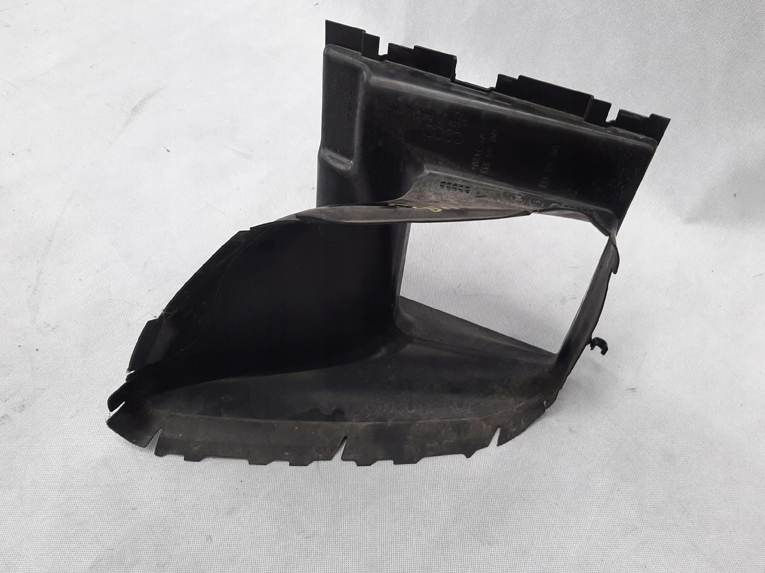 AUDI Q8 PROWADNICA KIEROWNICA POWIETRZA CHŁODNICY 4M8145333