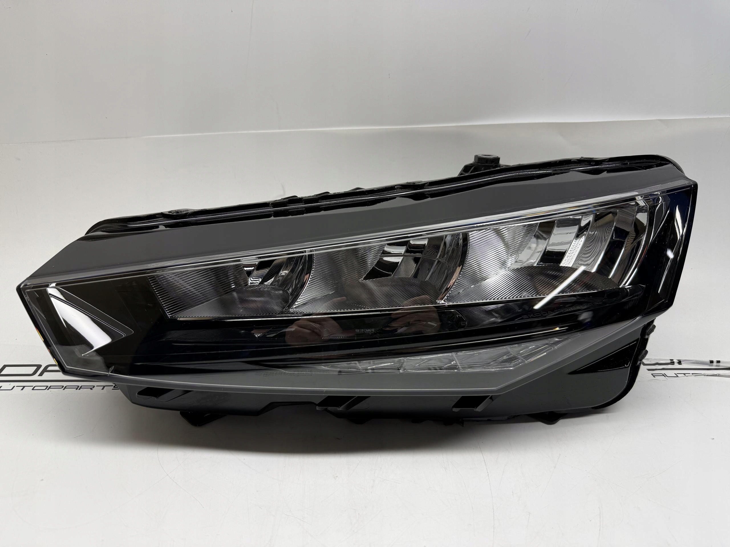 SKODA SCALA REFLEKTOR LAMPA LEWY PRZÓD LED 655941015
