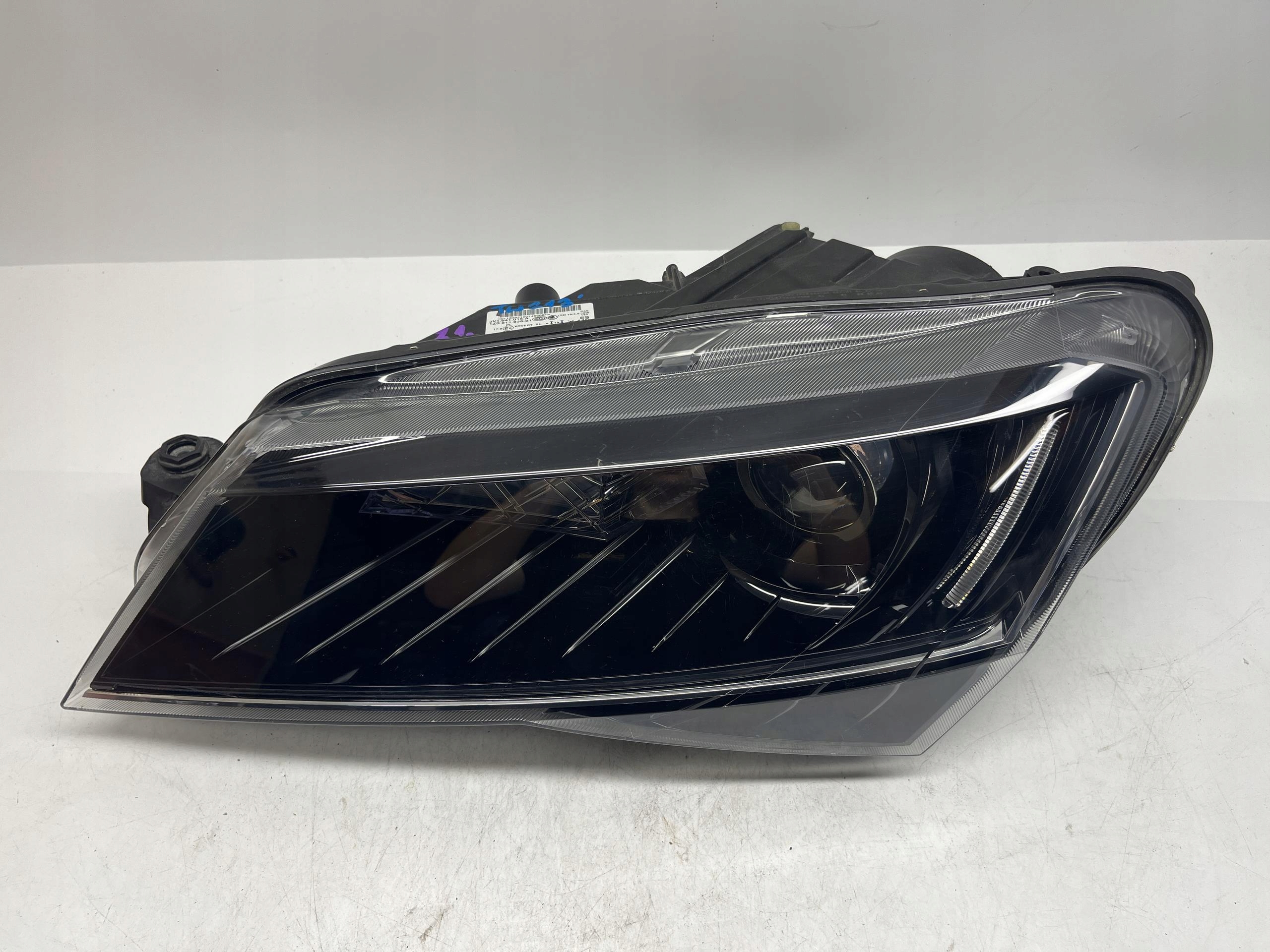 Skoda OE Superb Reflektor Lampa Przód LEWY XENON 3V1941015A