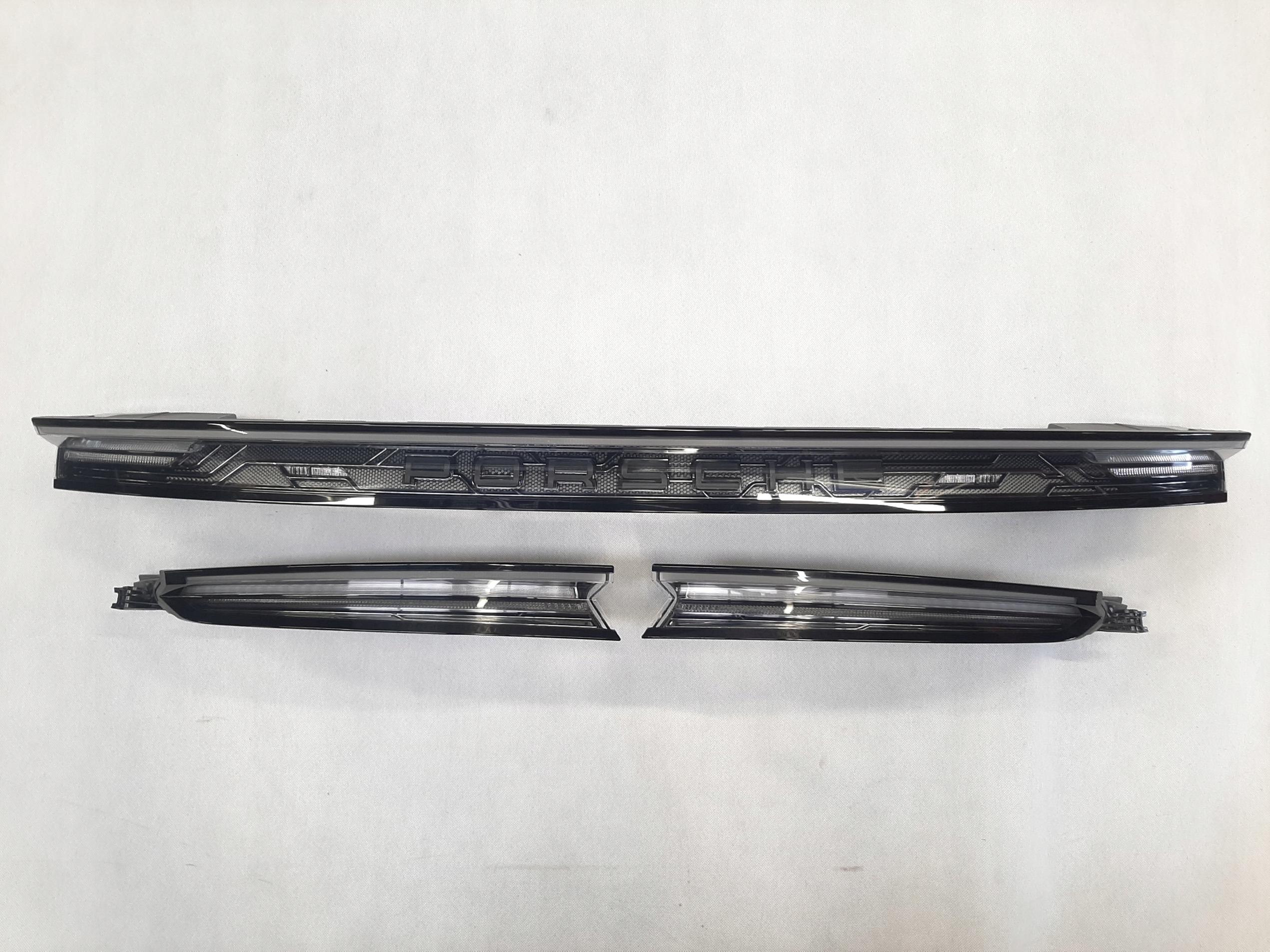 PORSCHE TAYCAN BLENDA ŚRODKOWA LAMPA PRAWA LEWA ECE 9J1945095A 9J1945096A