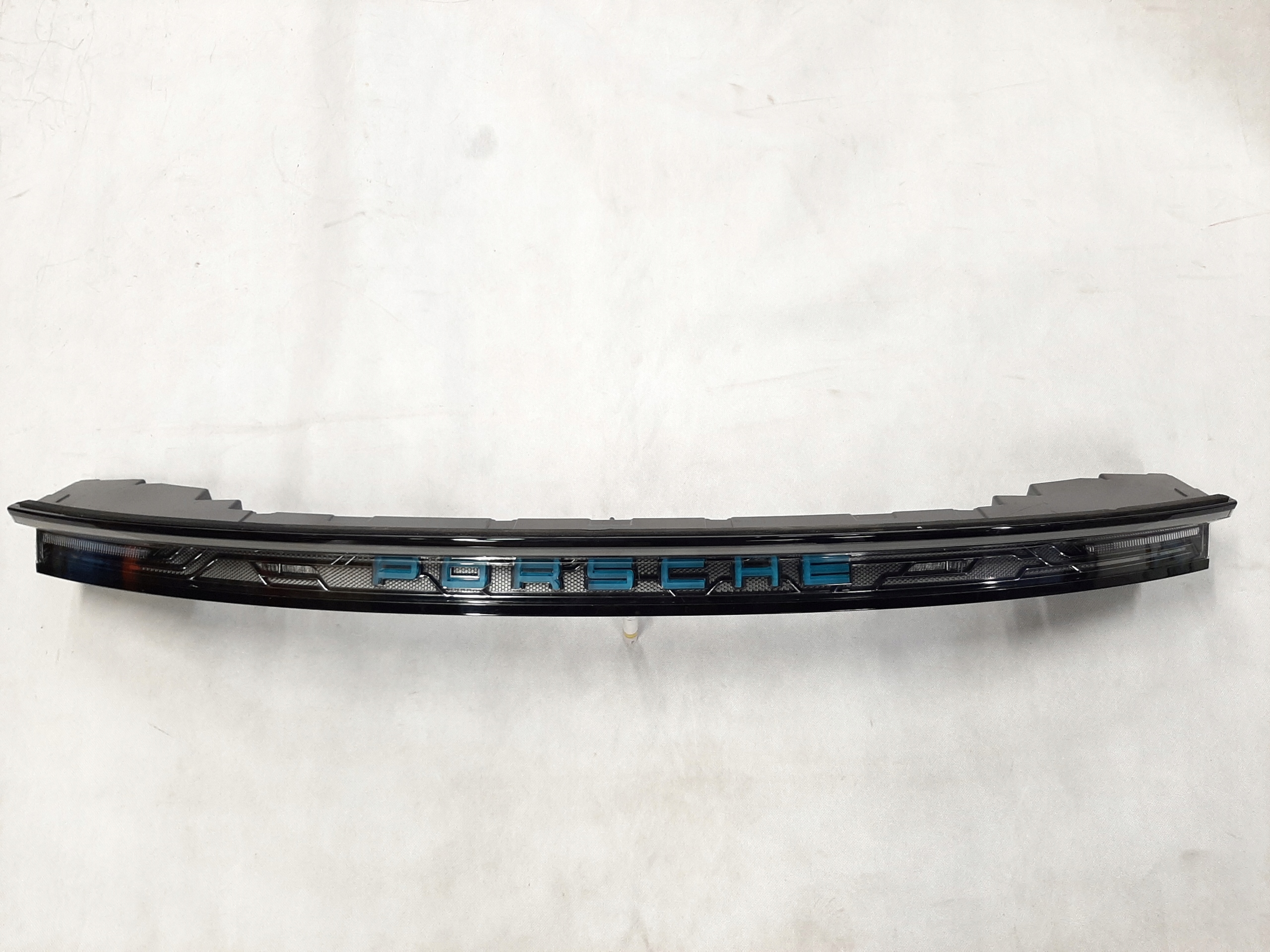 PORSCHE TAYCAN LAMPA TYŁ ŚRODKOWA LED 9J0945082H BLENDA