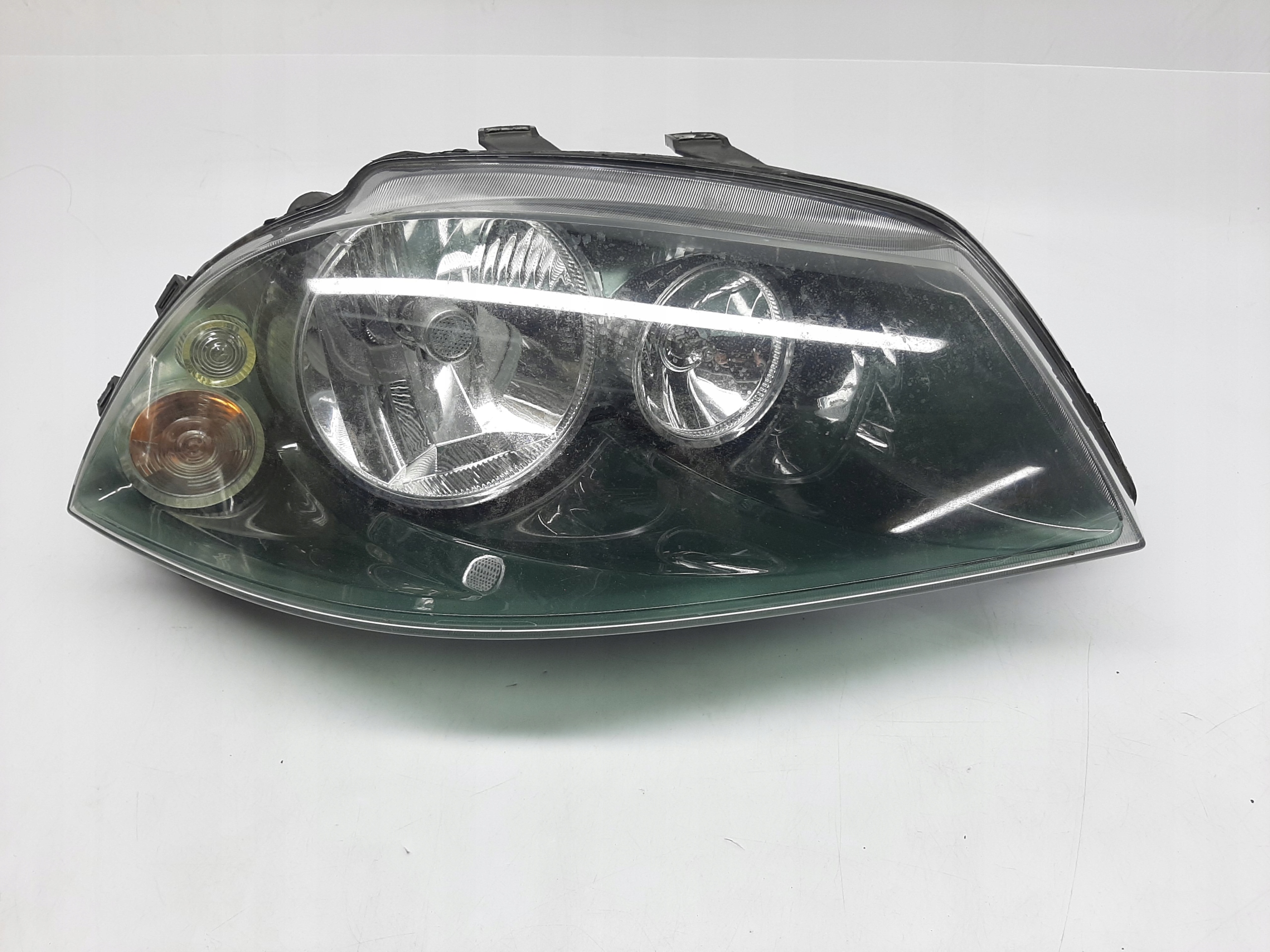 SEAT IBIZA III REFLEKTOR LAMPA PRZÓD PRZEDNIA PRAWA 6L1941006A