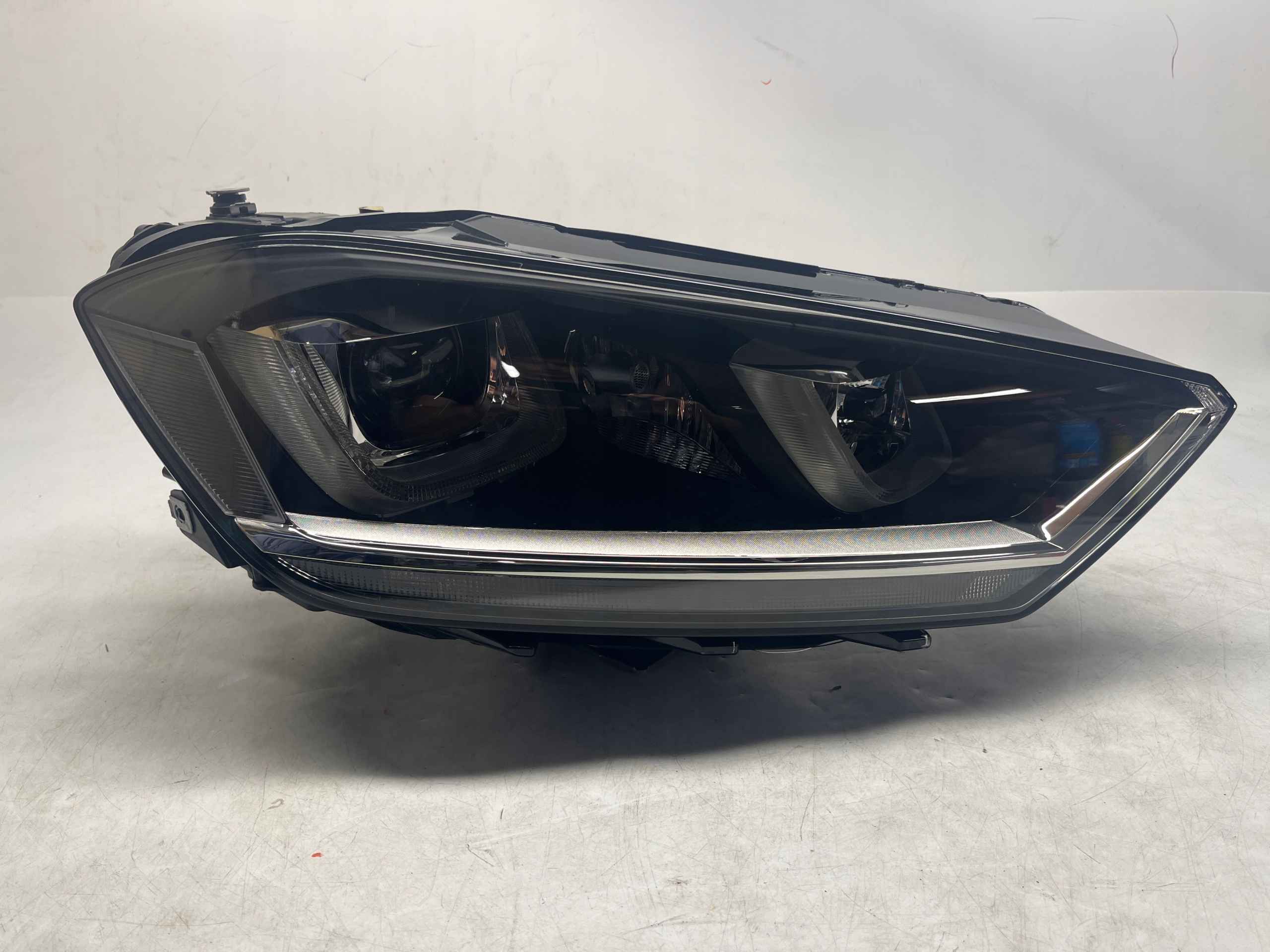 VW GOLF SPORTSVAN REFLEKTOR XENON LAMPA PRZÓD PRAWA PRZETWORNICE 517941034B