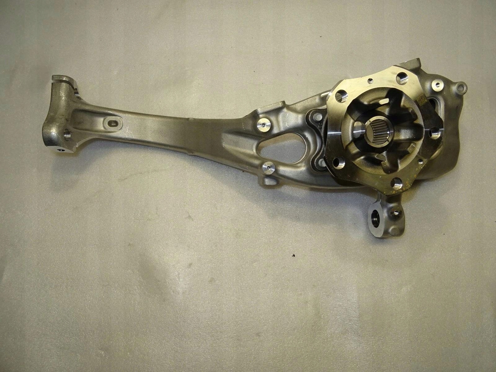 PORSCHE CAYENNE E3 PIASTA ZWROTNICA 9Y0407245 9Y0407241 oryginał lewa