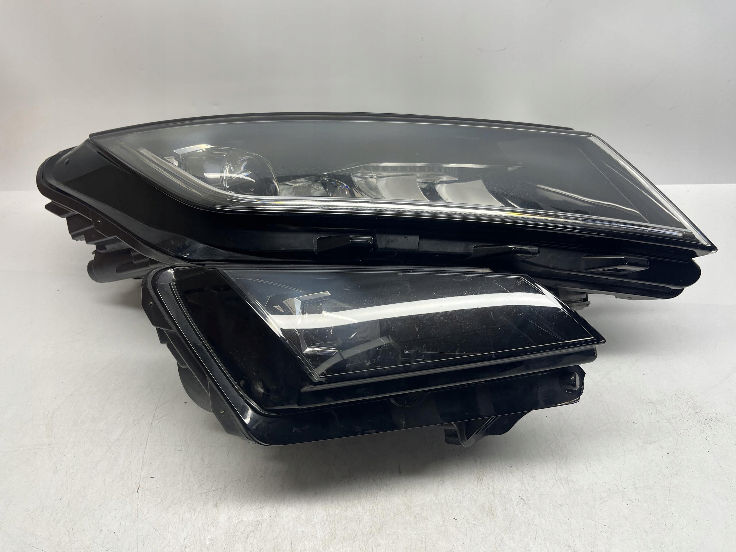 SKODA Kodiaq Reflektor Lampra Przód Prawy Led 566941016E