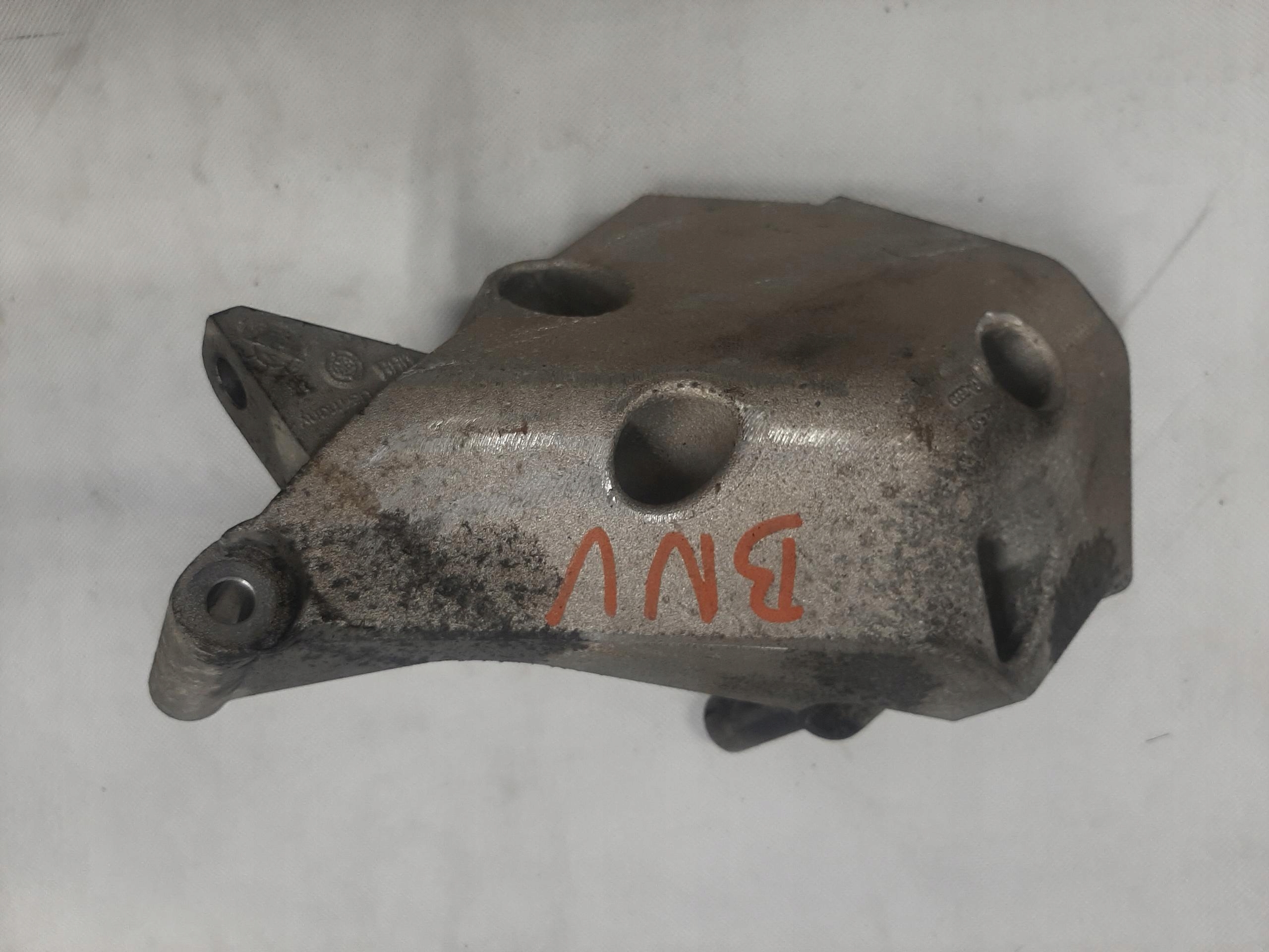 VW POLO V 6R SEAT IBIZA III 1.4 TDI ŁAPA MOCOWANIE SILNIKA 045199207