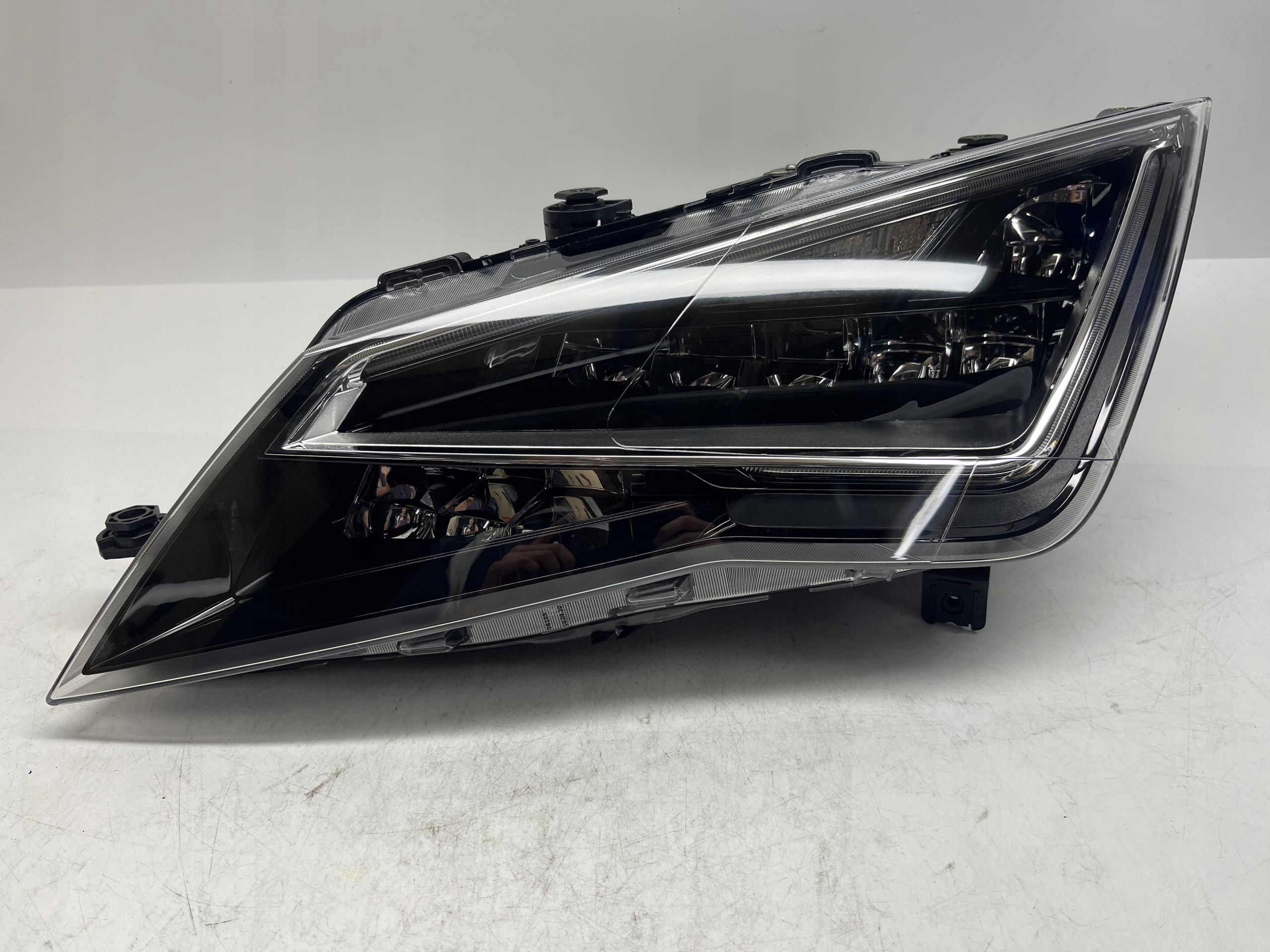 SEAT LEON REFLEKTOR LAMPA LEWA LED 5F1941007B