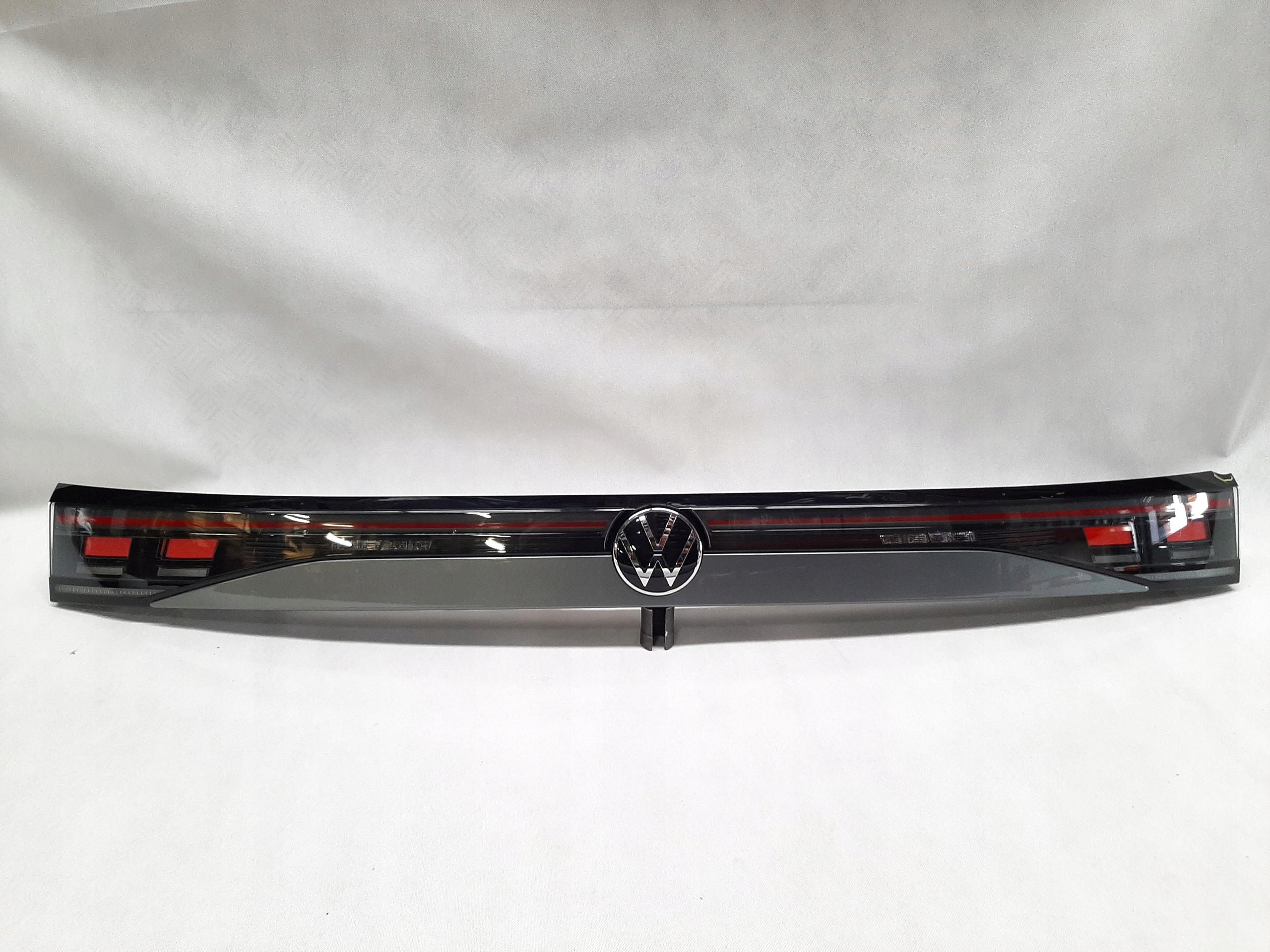 VW PASSAT B9 VARIANT BLENDA LAMPA KLAPY TYŁ LED 3J0945307A